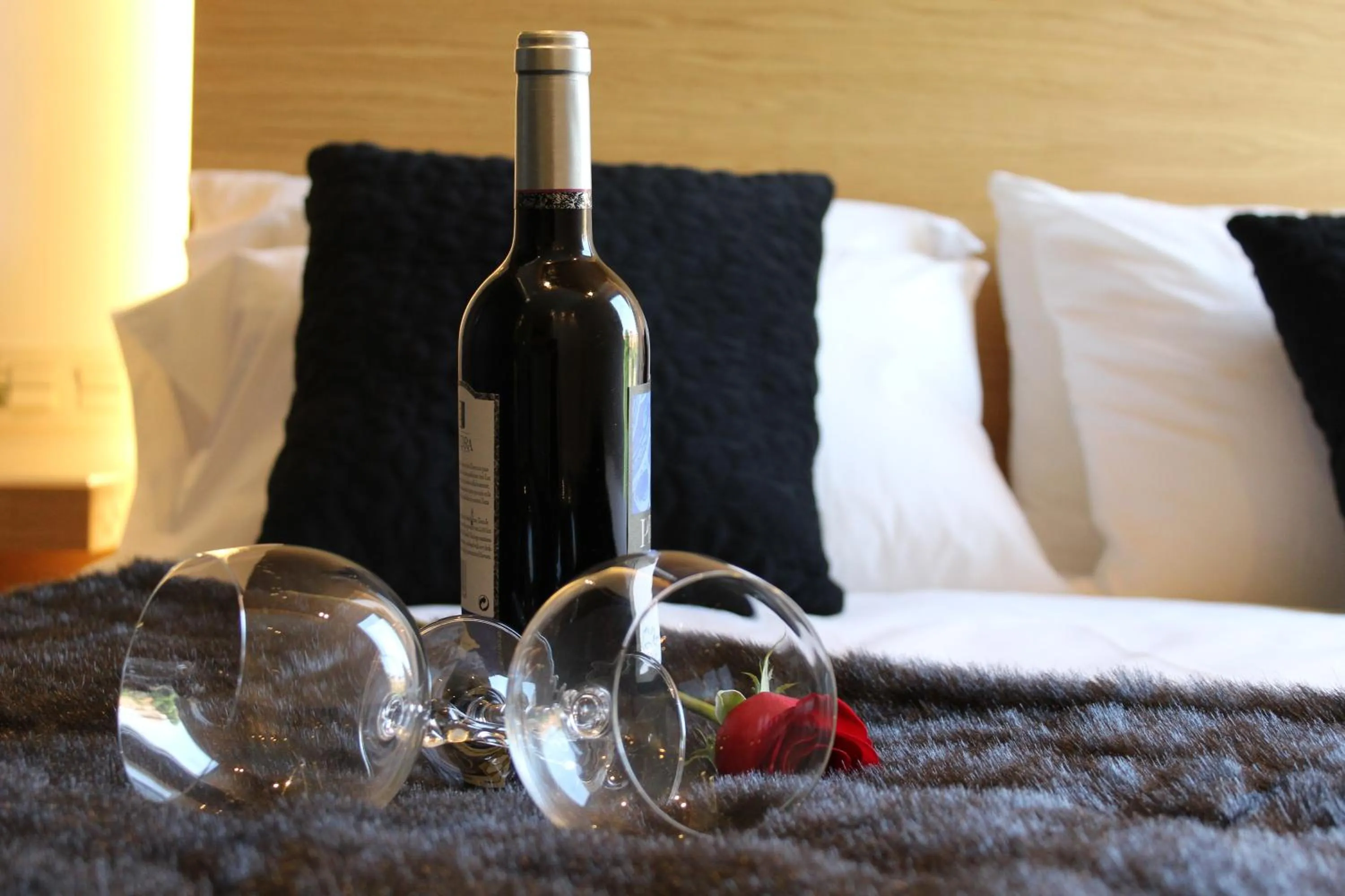 Drinks, Bed in Salamanca Suites Libertad