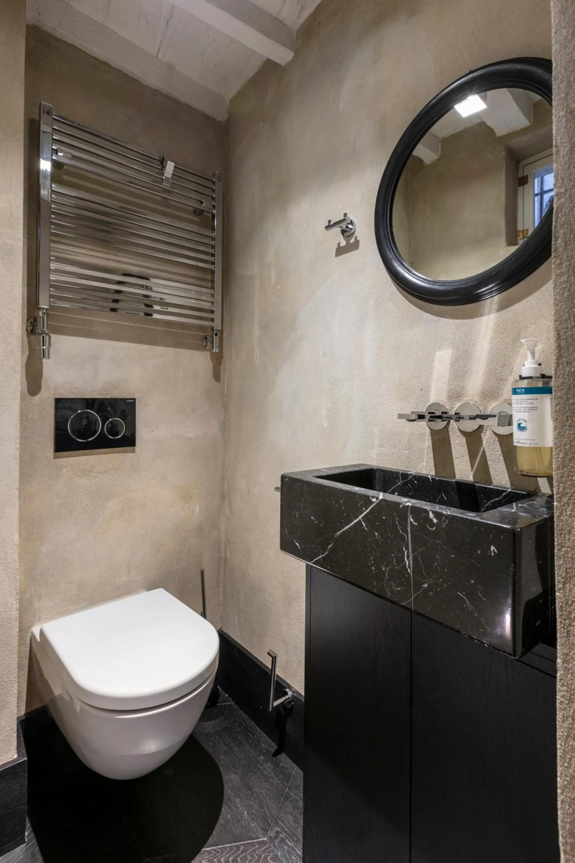 Toilet in Numa Florence Palazzo Moro