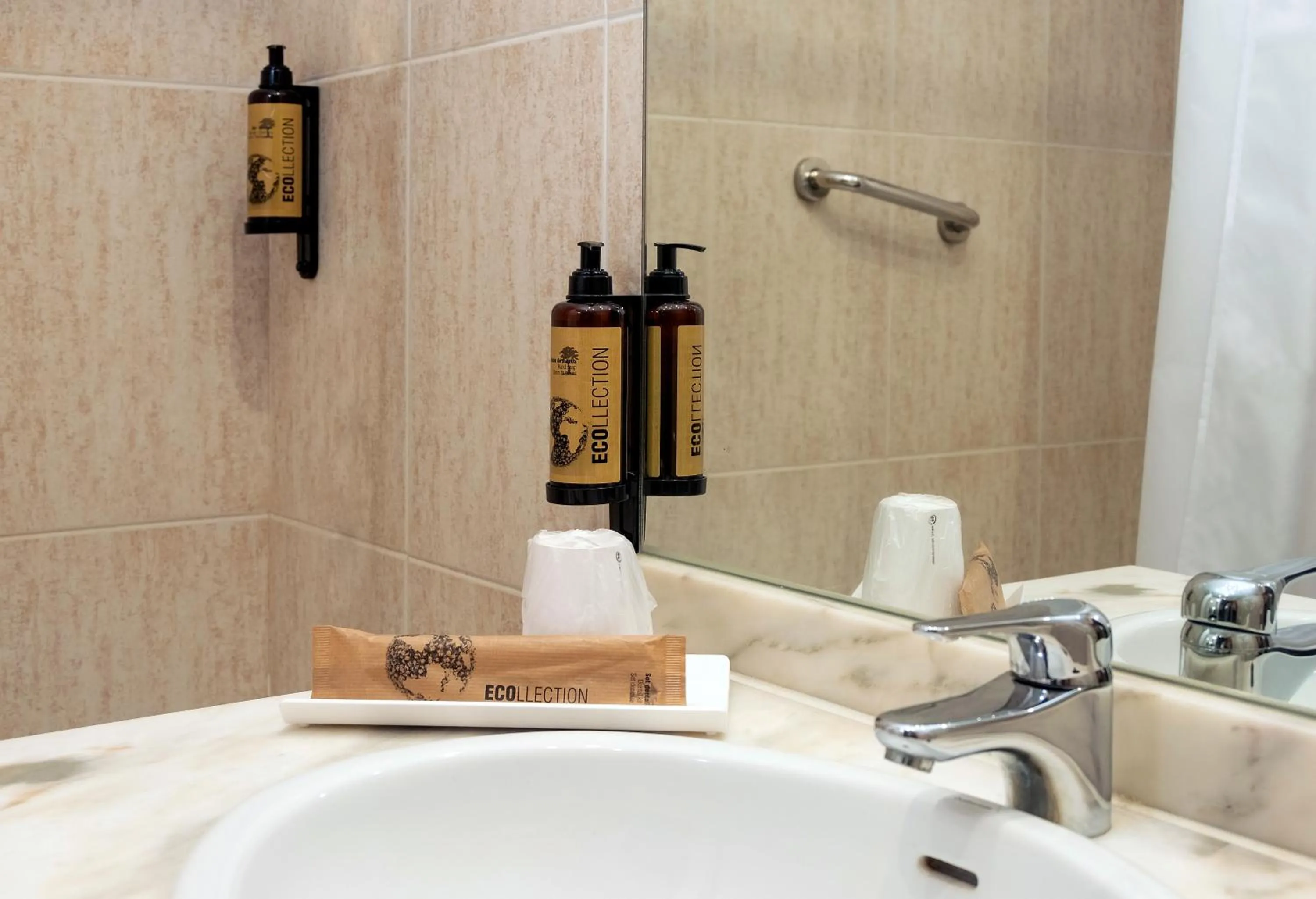 Shower in Hotel Belcaire