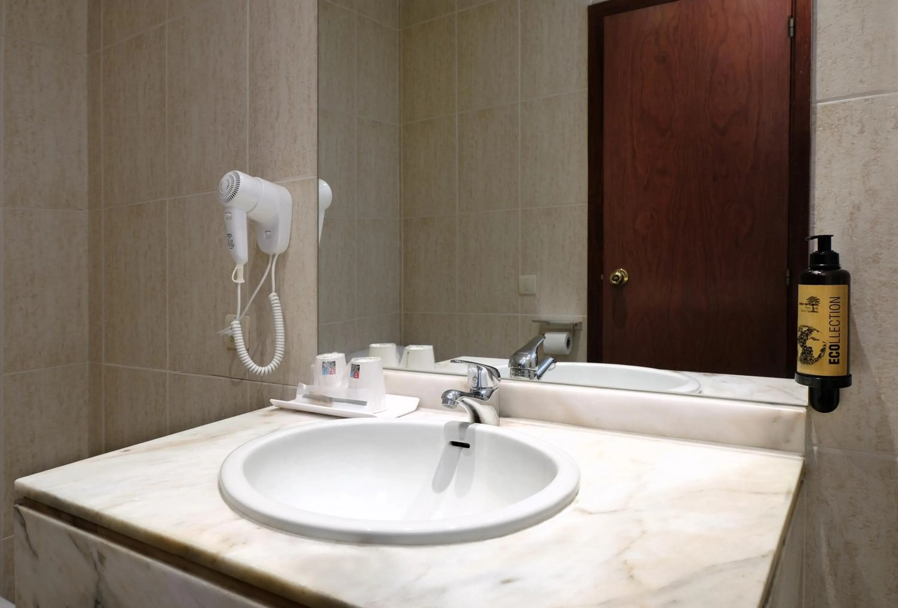 Bathroom in Hotel Belcaire