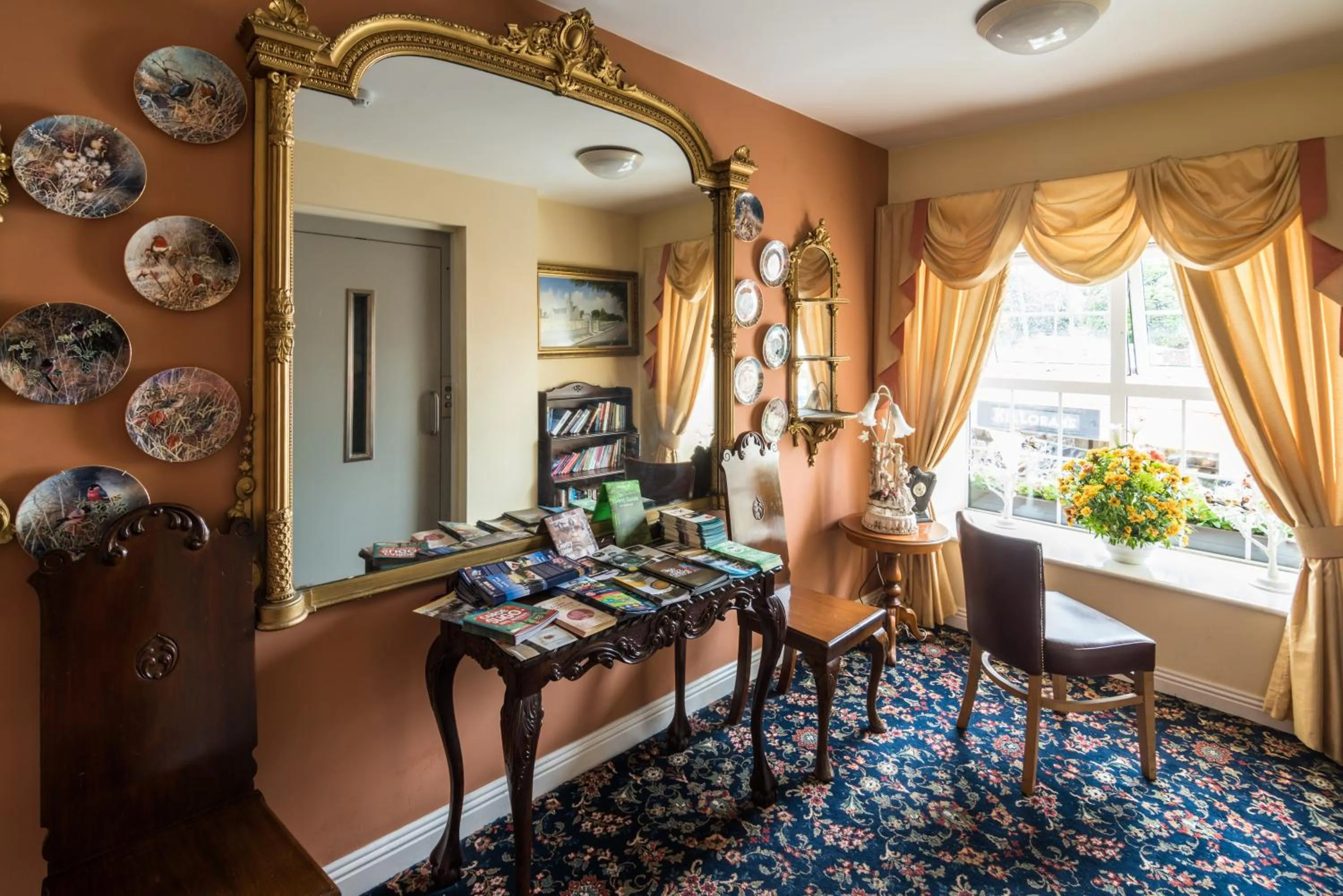 Library in Murphy's Hotel