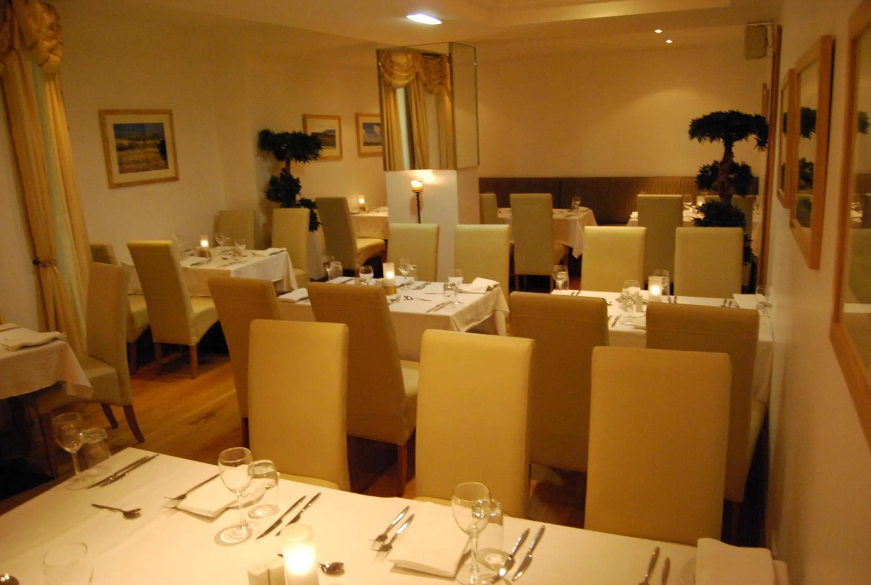 Restaurant/places to eat in Murphy's Hotel