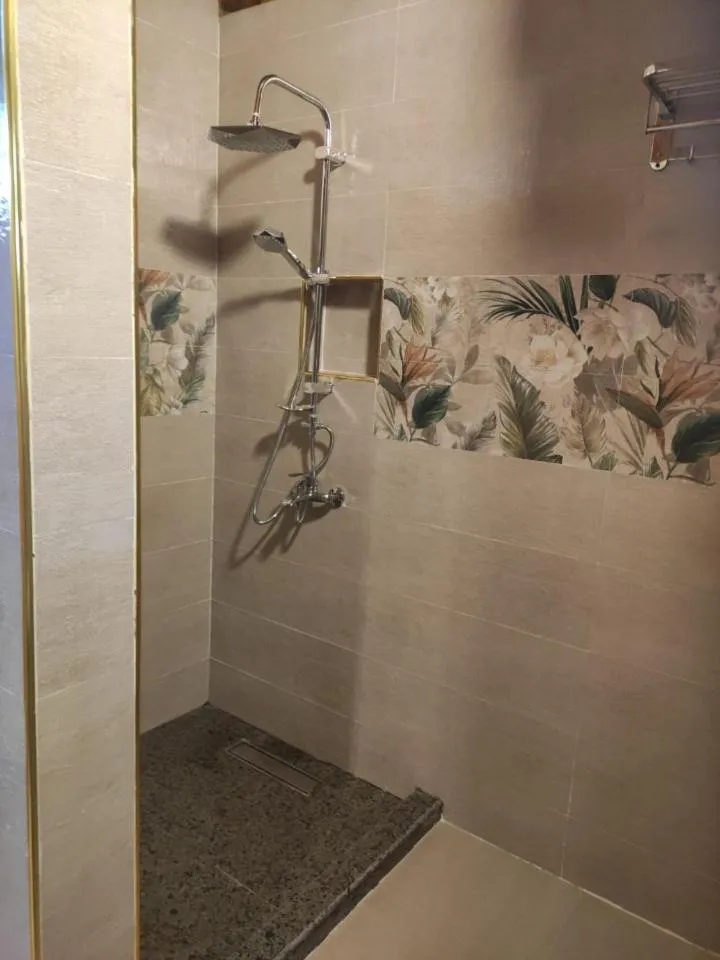 Shower in Maghrabi's Guest house