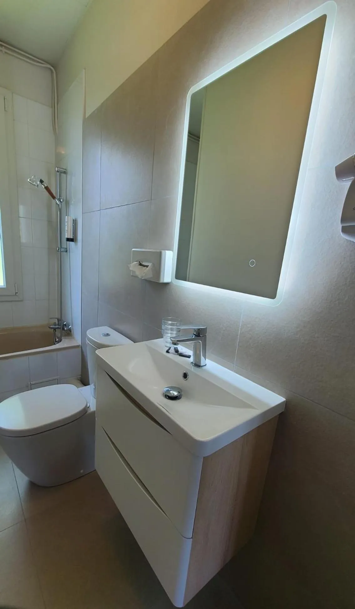 Bathroom in Hostellerie de Pavillon Saint-Hubert