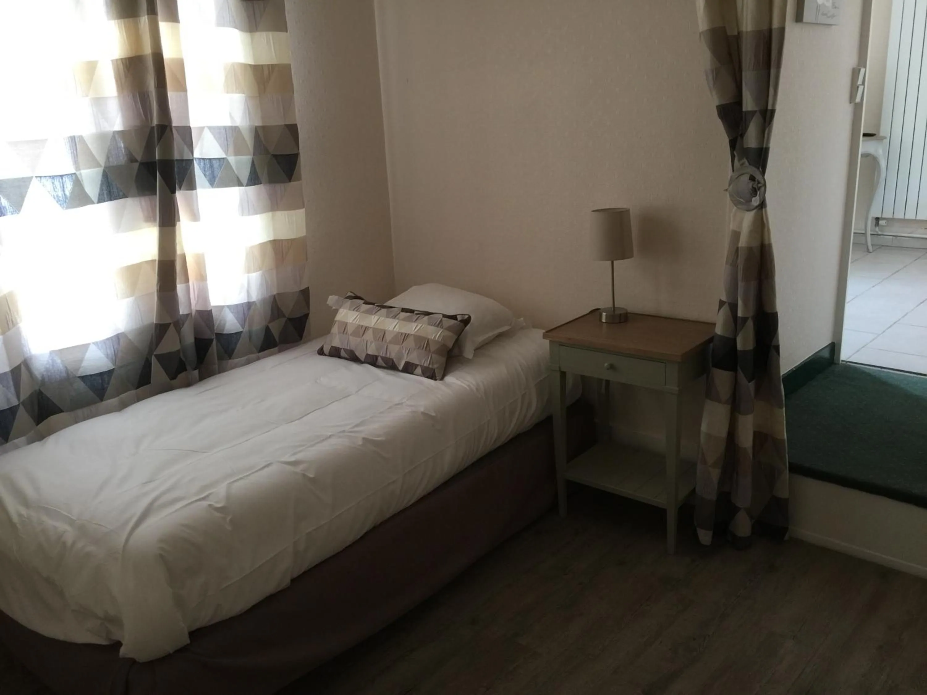 Photo of the whole room, Bed in Hostellerie de Pavillon Saint-Hubert