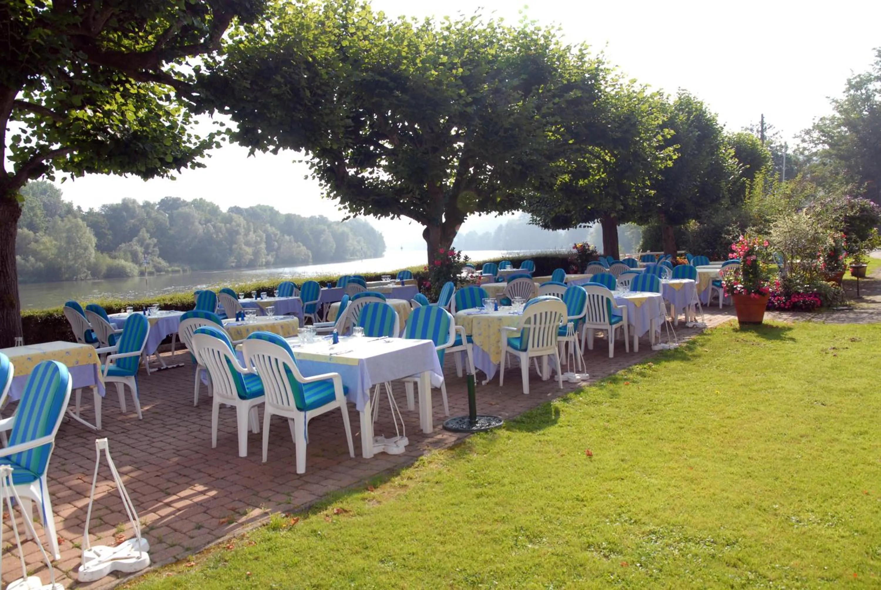 Restaurant/places to eat in Hostellerie de Pavillon Saint-Hubert