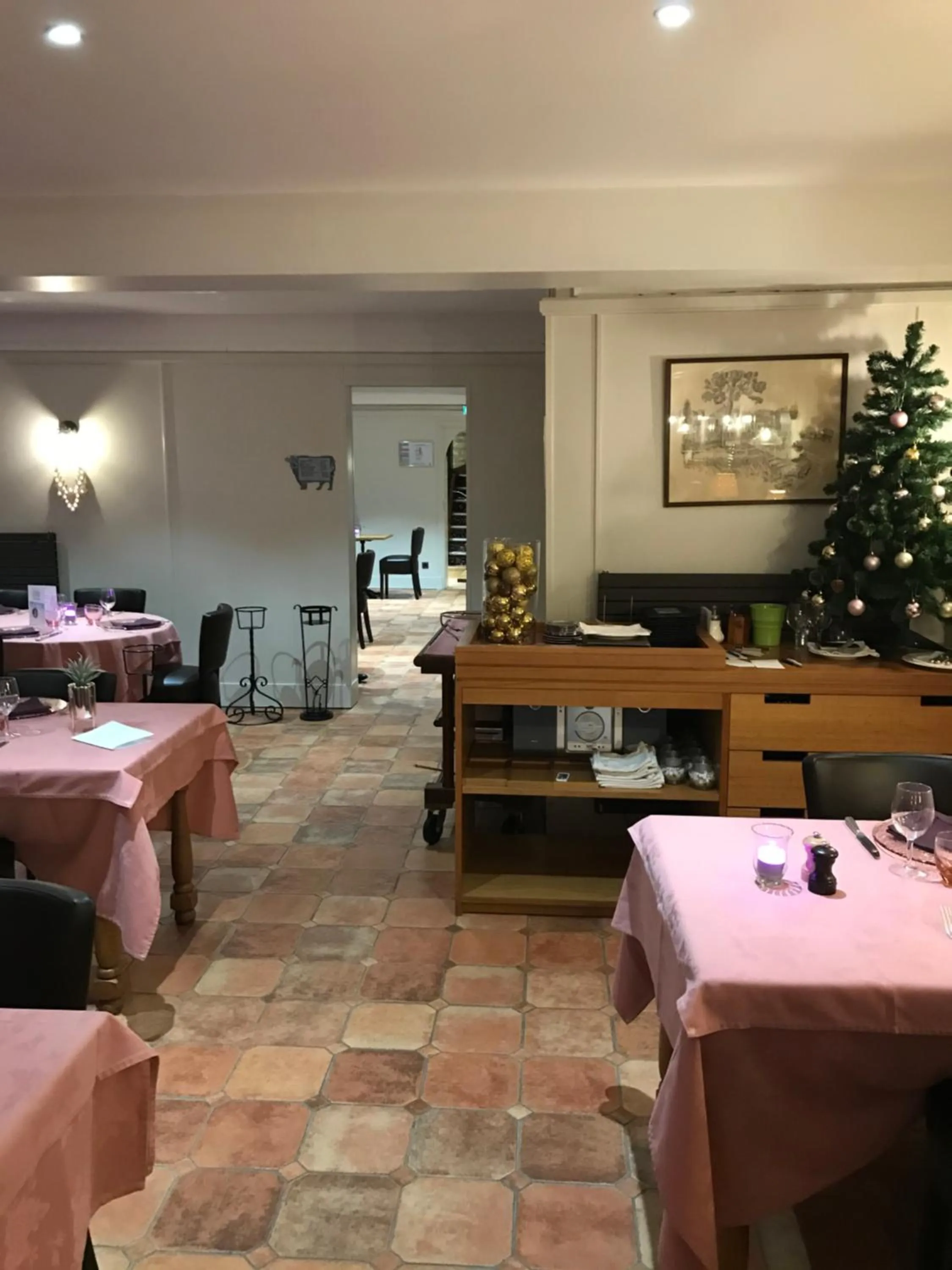 Restaurant/places to eat in Hostellerie de Pavillon Saint-Hubert