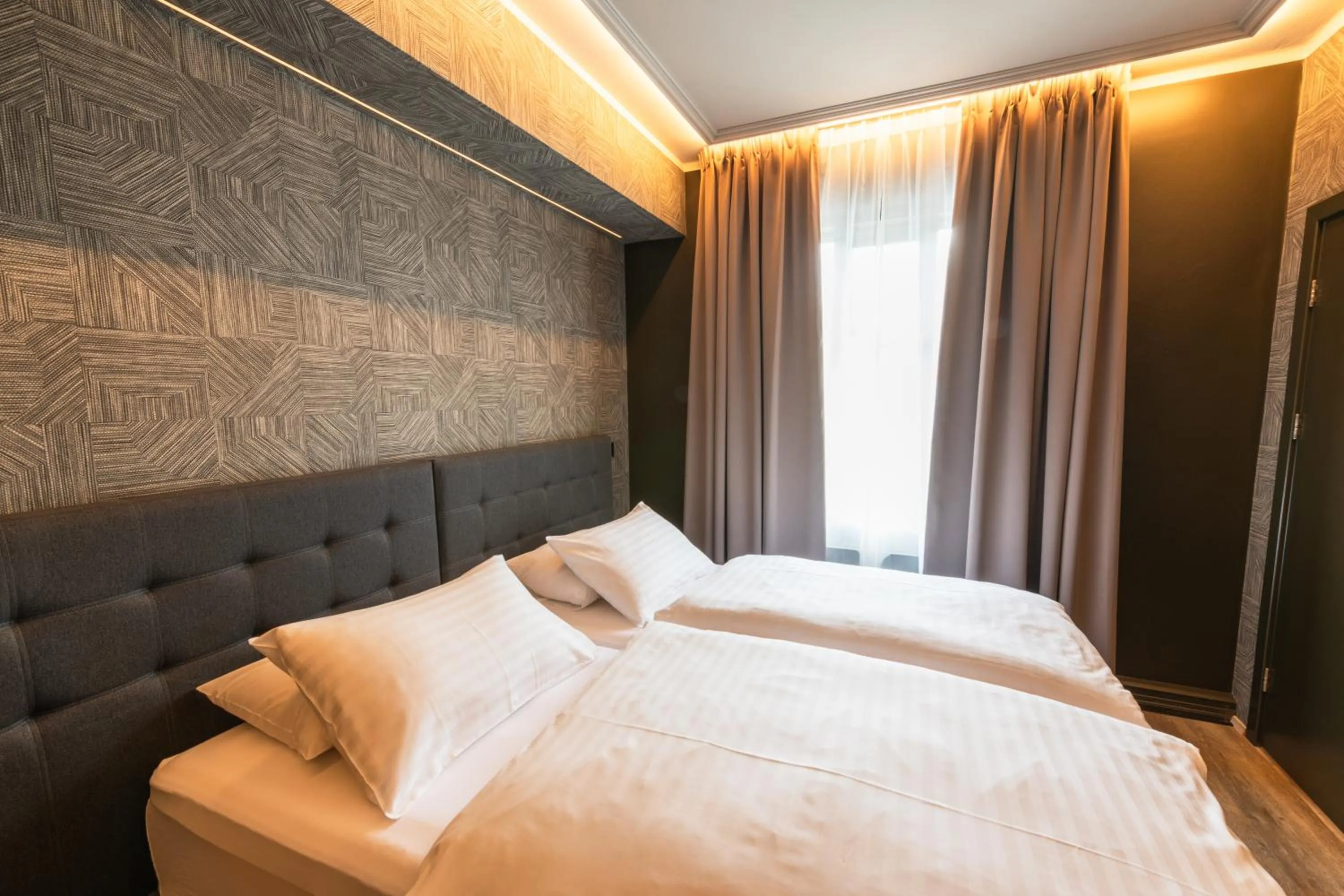 Bedroom, Bed in Centrum Hotel