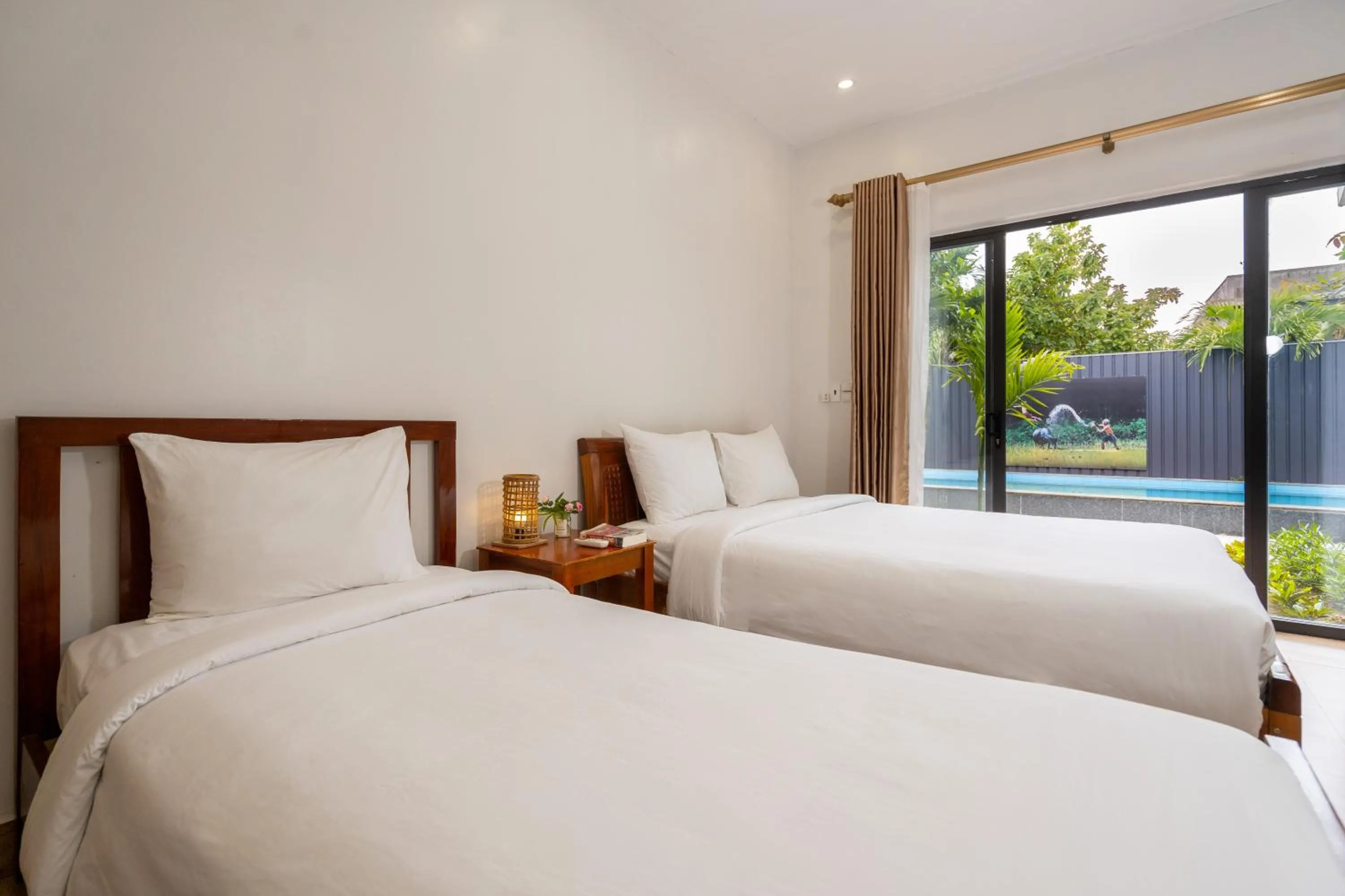 Property building, Bed in Commander Lodge