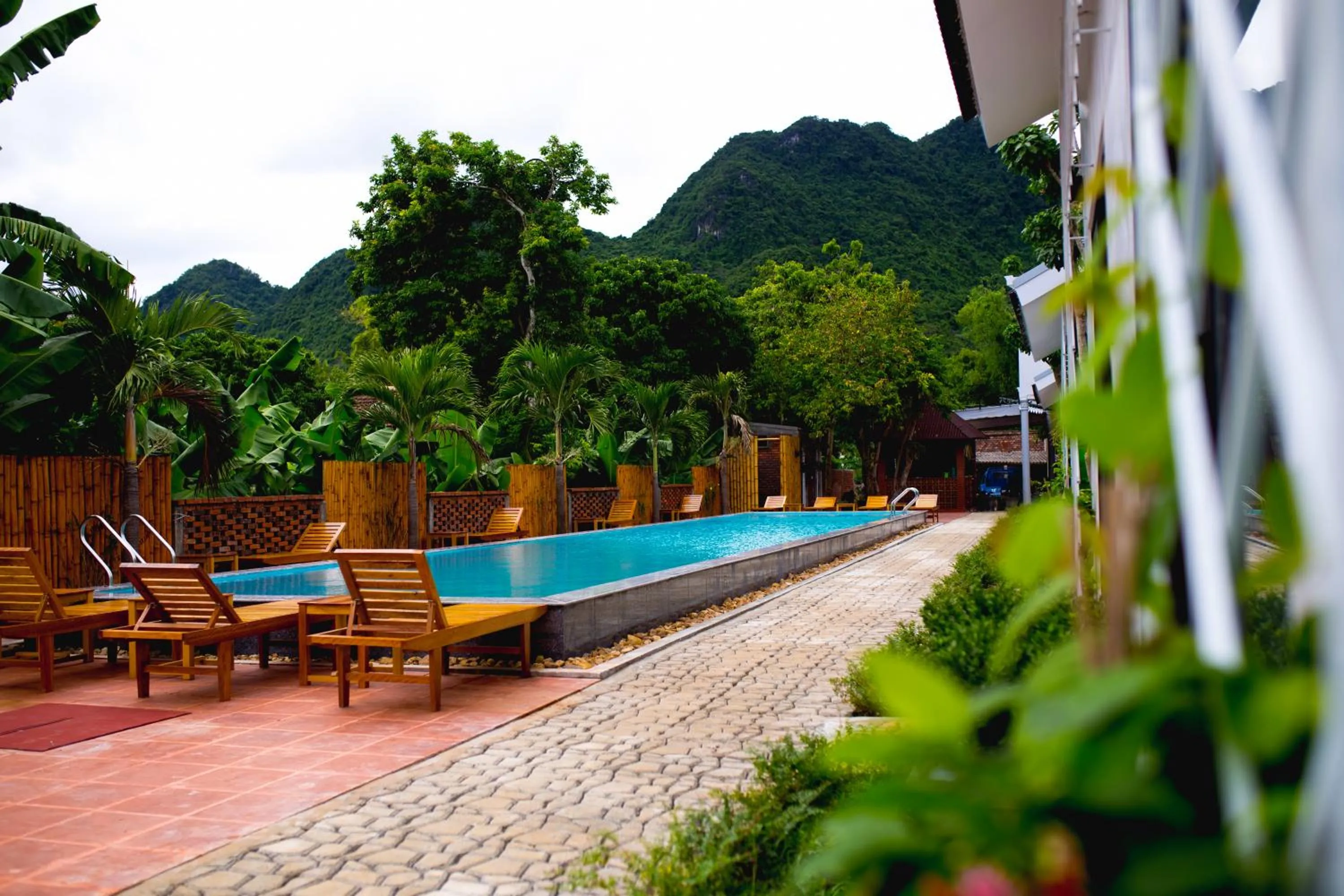 Decorative detail in Commander Lodge