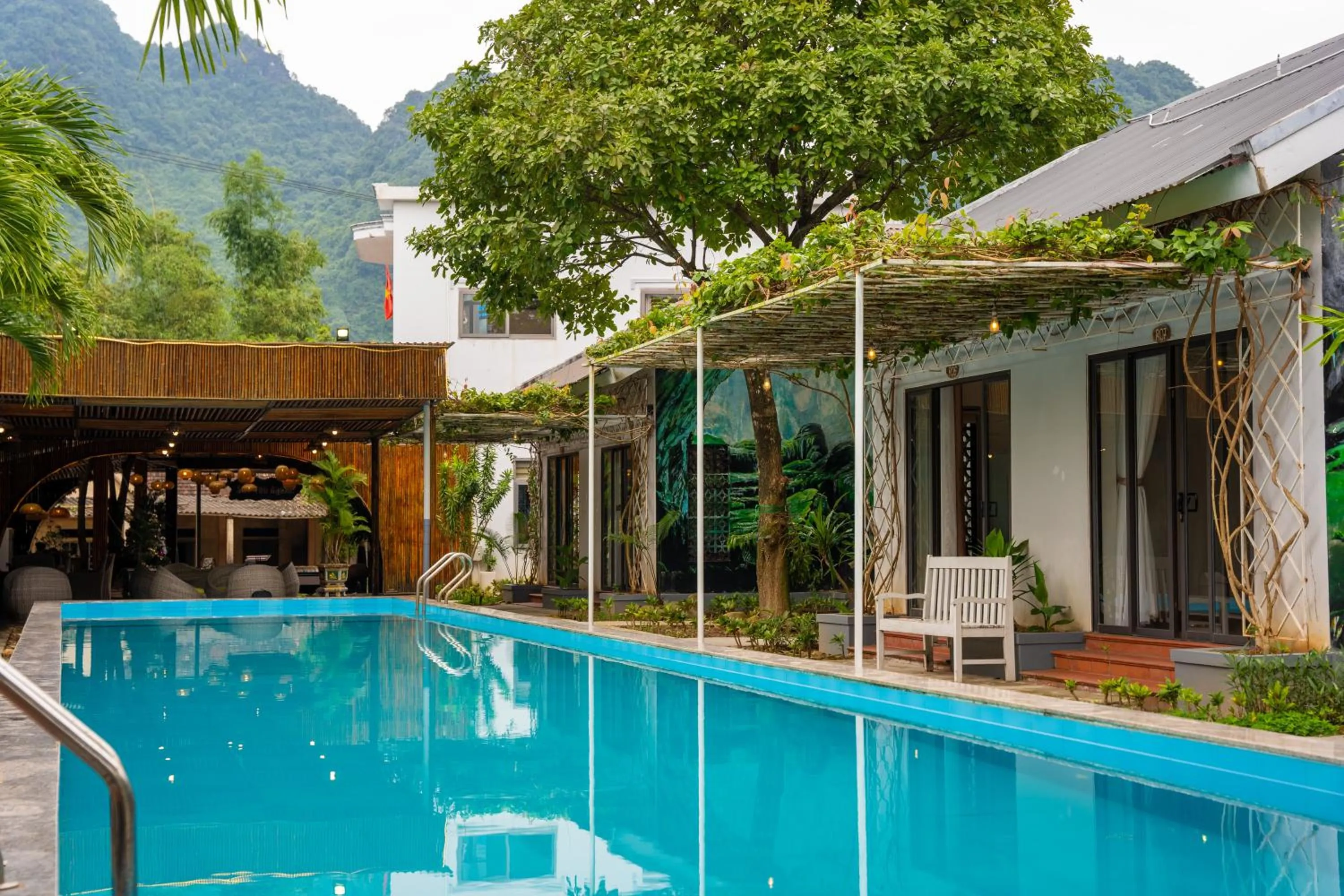 Property building in Commander Lodge