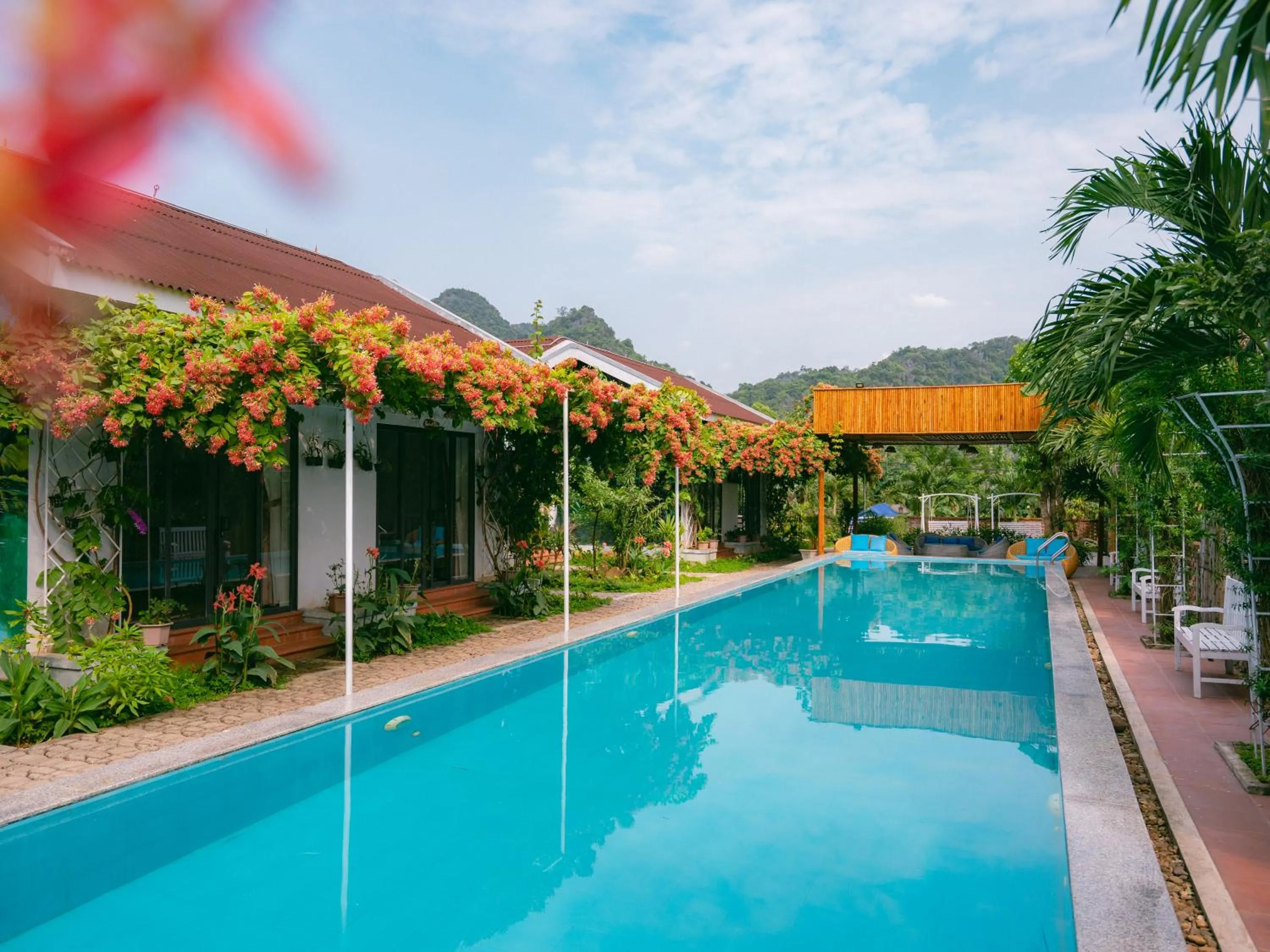 Swimming pool in Commander Lodge
