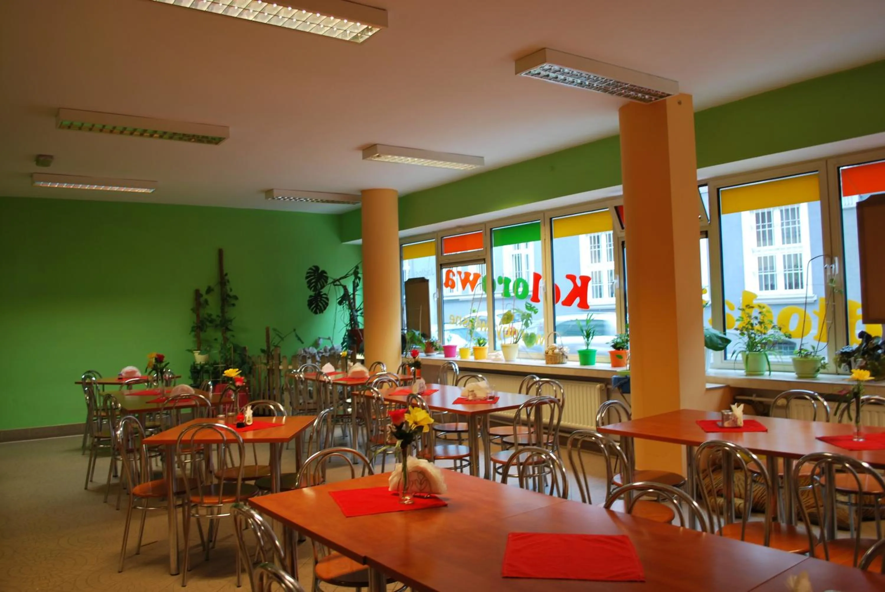 Restaurant/places to eat in Dom Studencki Zaułek