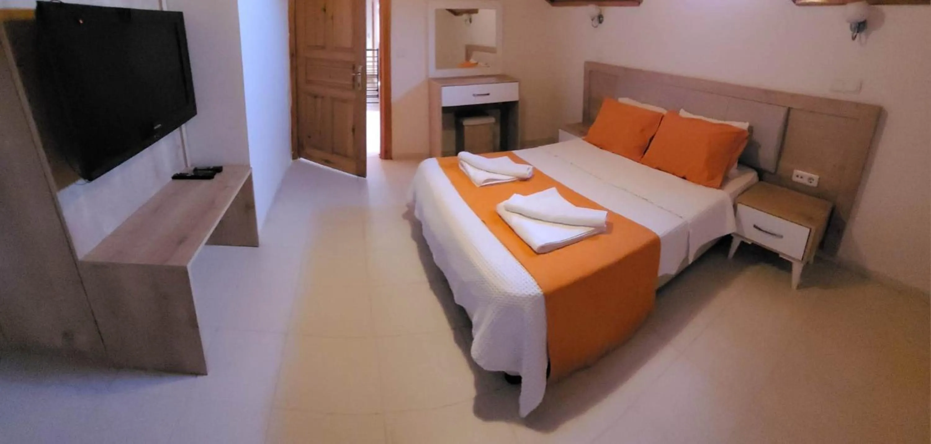 Photo of the whole room, Bed in Tayfun Apart Hotel