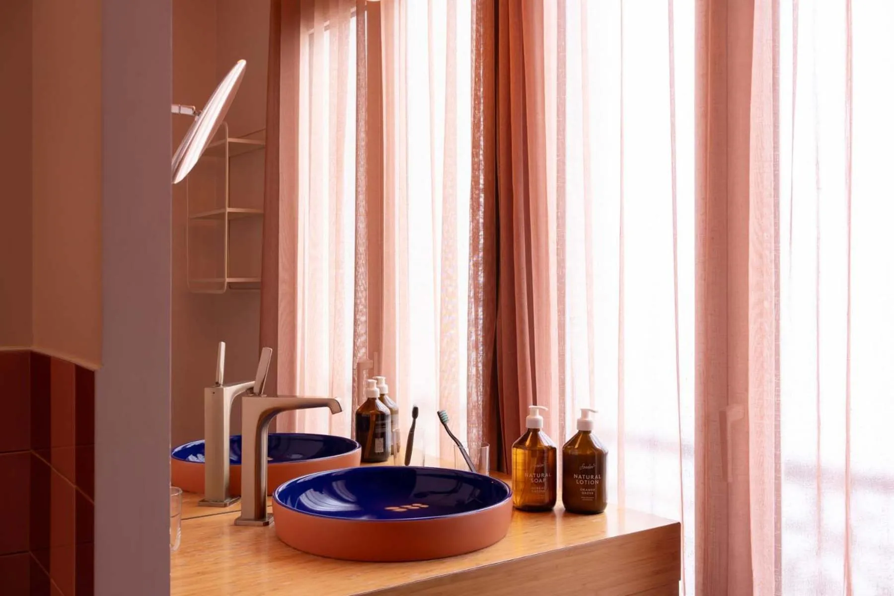 Bathroom in 25hours Hotel Terminus Nord