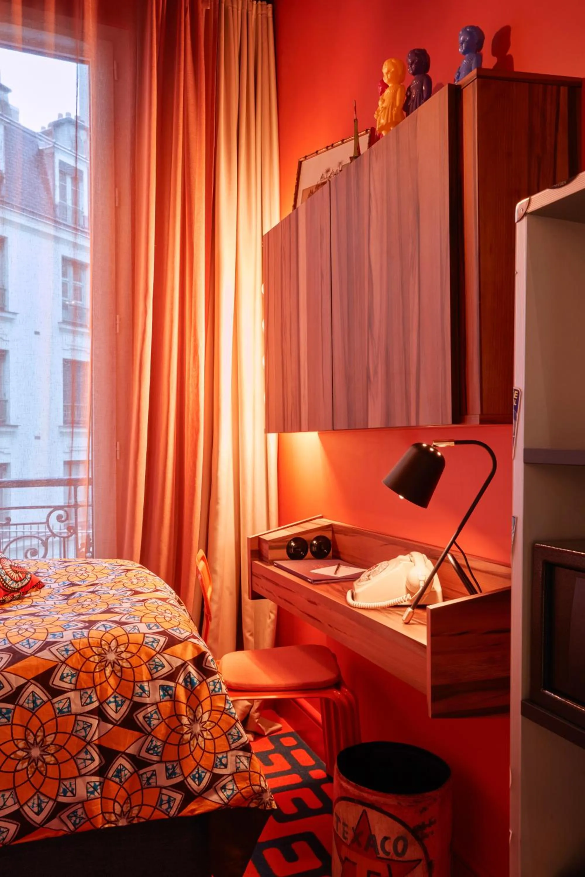 Seating area, Bed in 25hours Hotel Terminus Nord