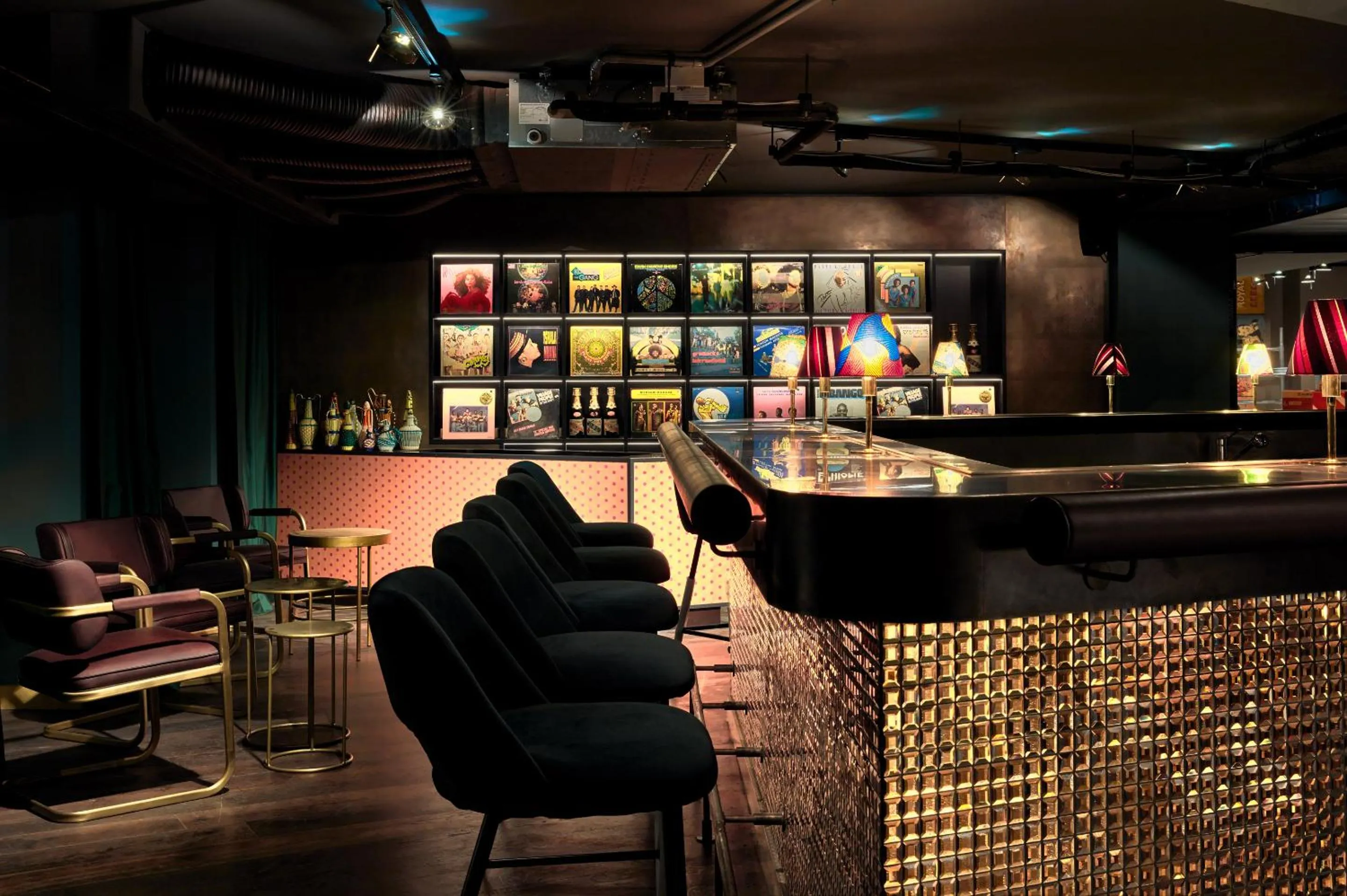 Lounge or bar in 25hours Hotel Terminus Nord