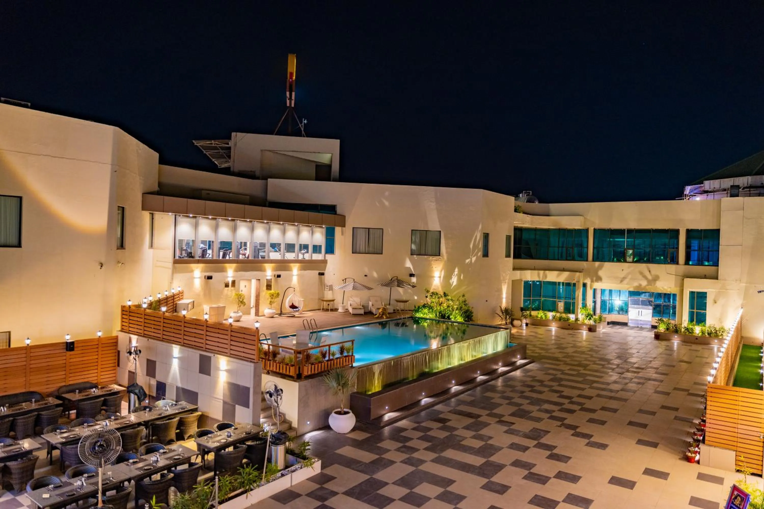 Swimming pool in Ramada Ajmer