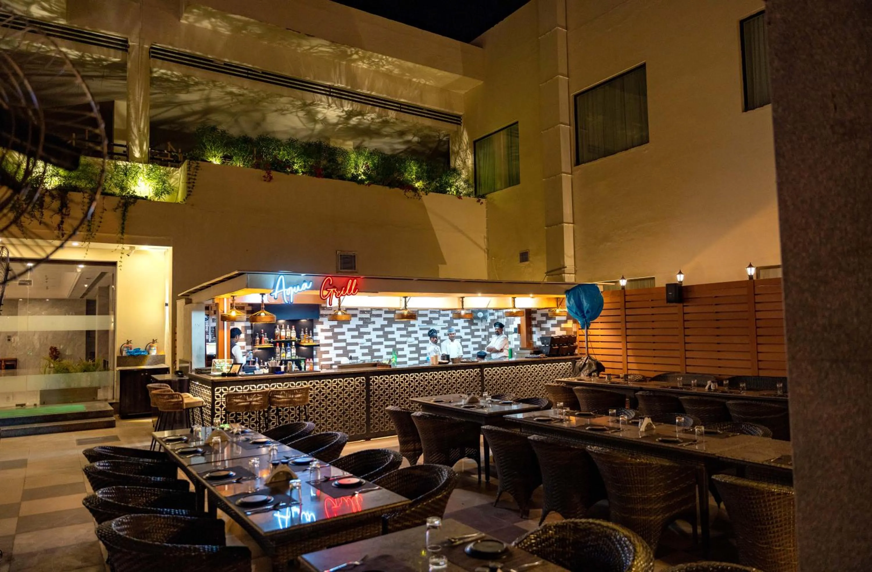 Restaurant/places to eat in Ramada Ajmer