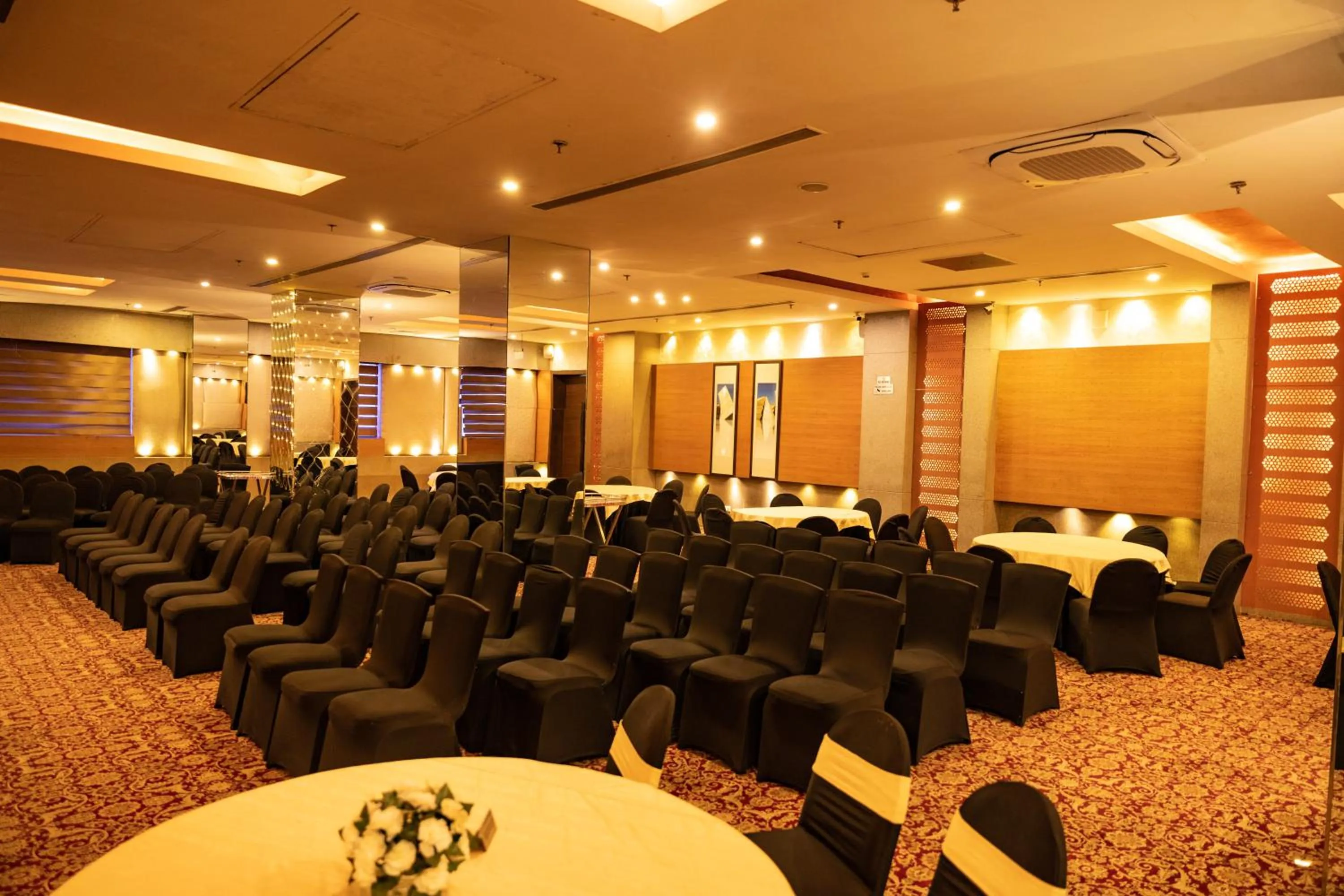 Banquet/Function facilities in Ramada Ajmer