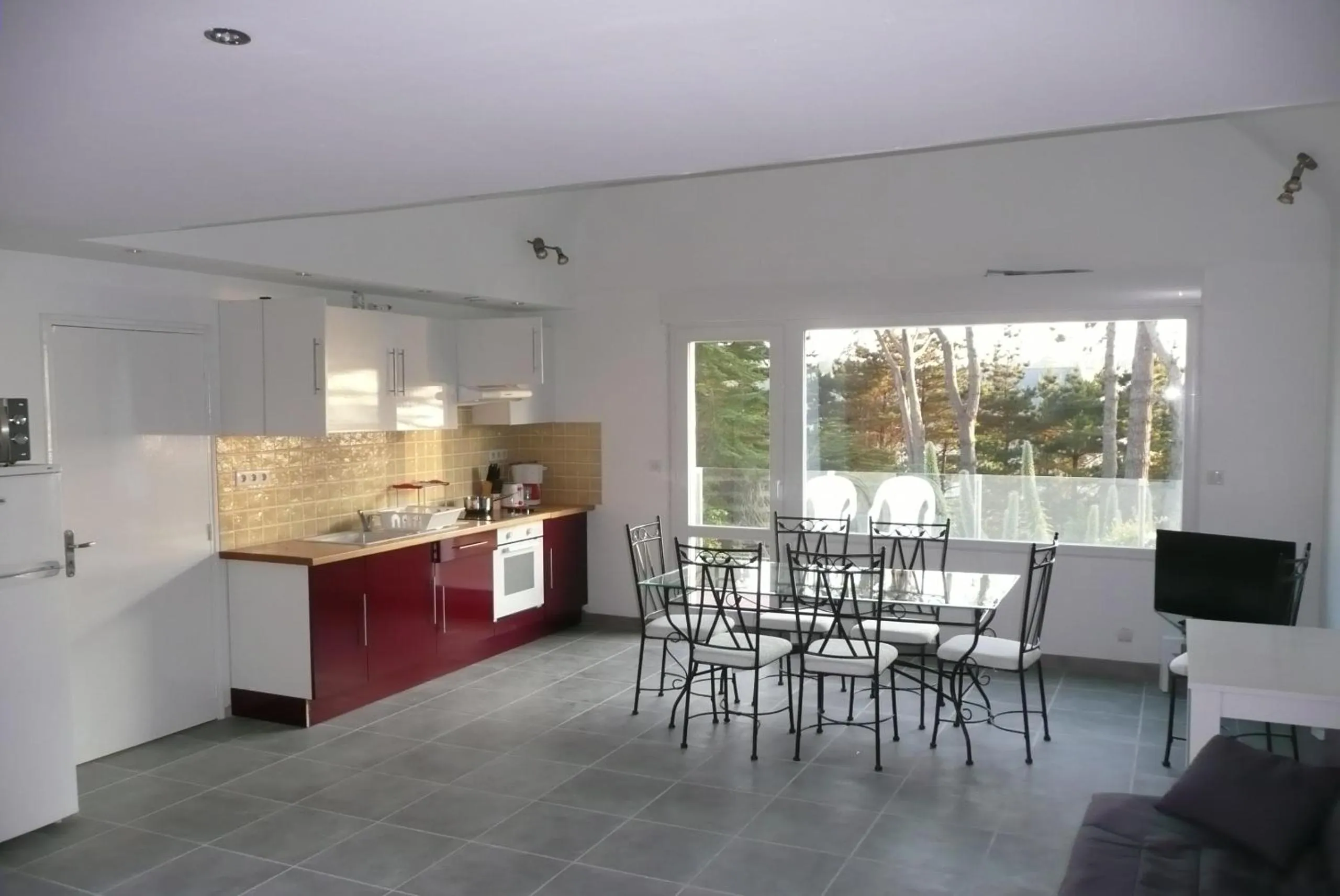 TV and multimedia in Résidence Saint-Yves