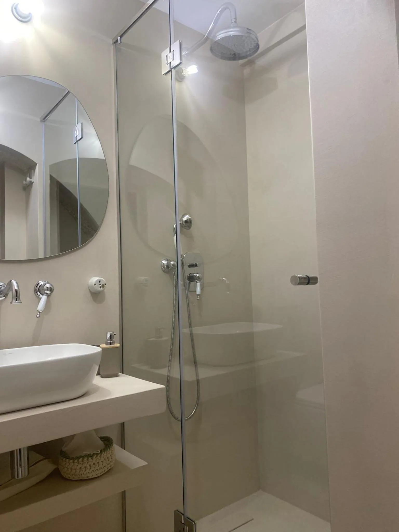 Shower in Trulli Occhi Di Pietra