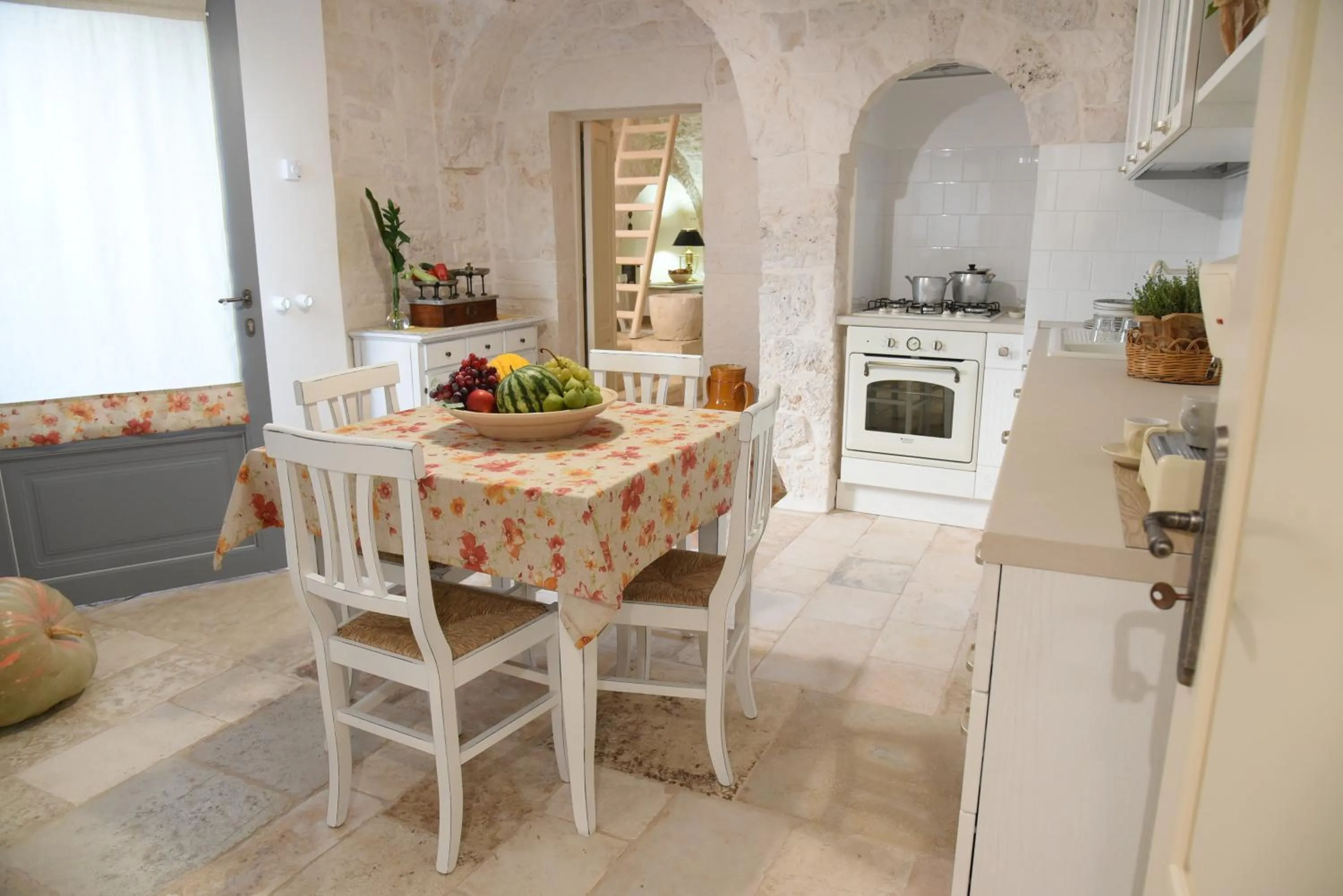 Food and drinks in Trulli Occhi Di Pietra