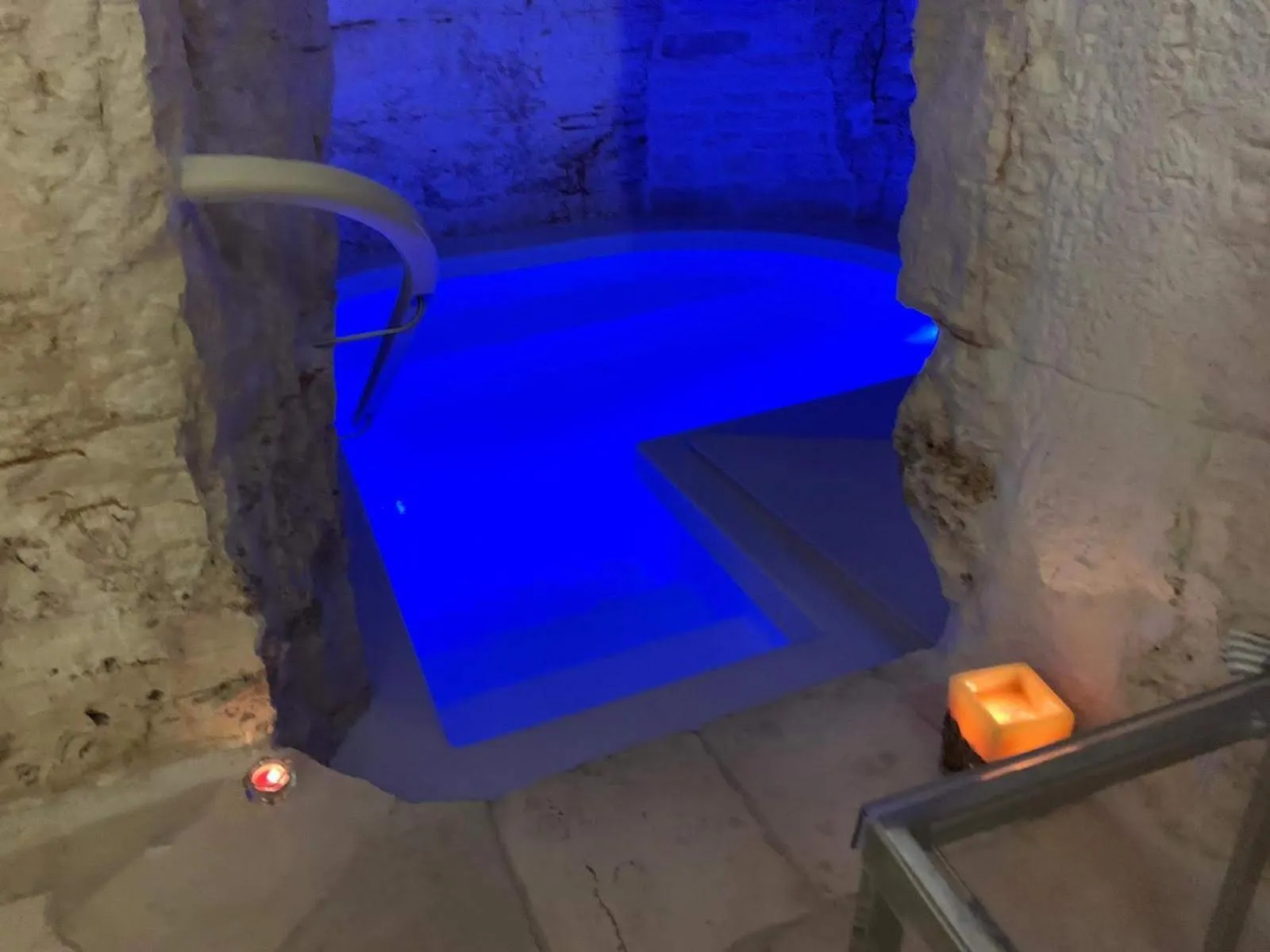 Hot Tub in Trulli Occhi Di Pietra