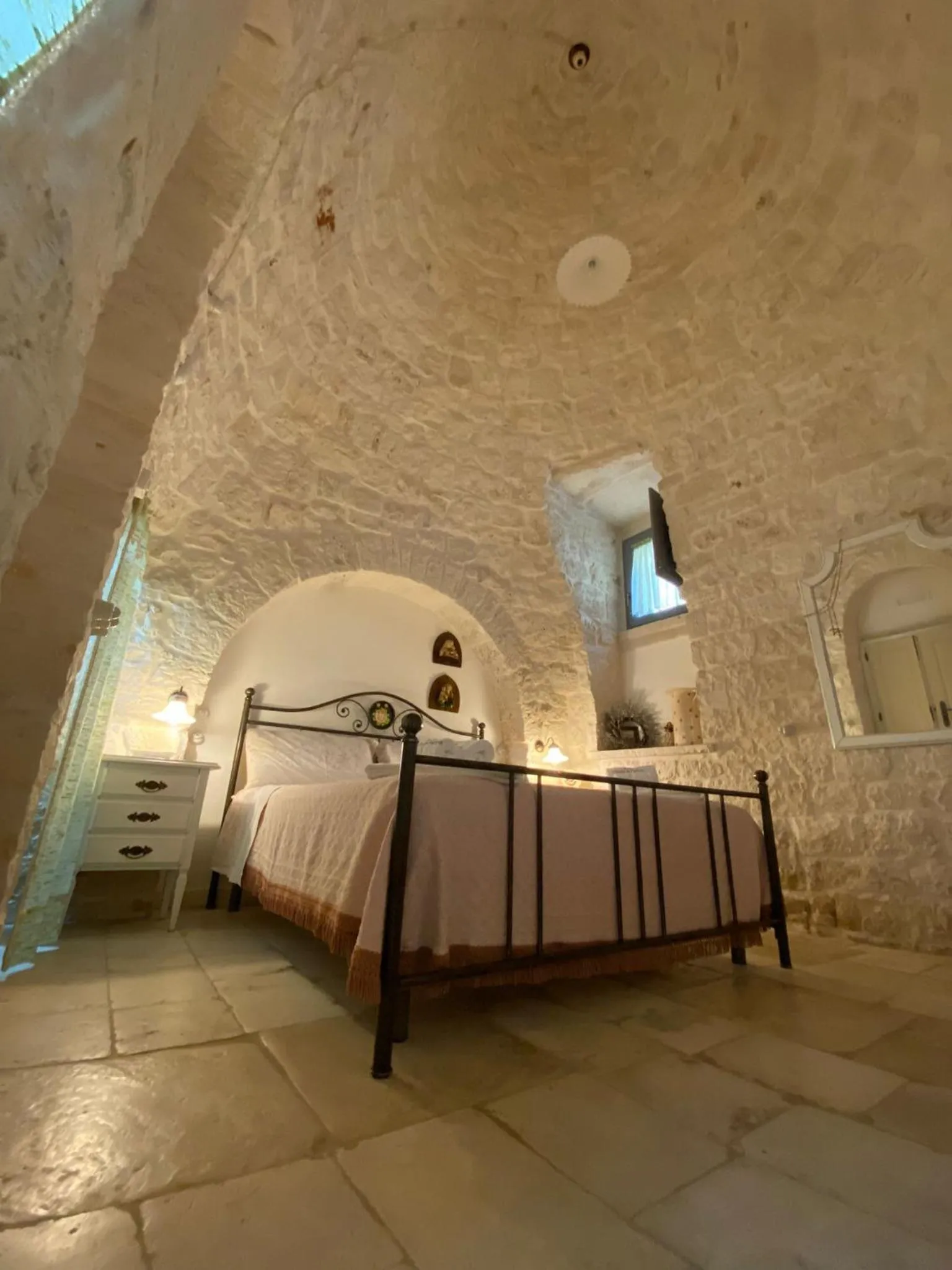 Photo of the whole room, Bed in Trulli Occhi Di Pietra
