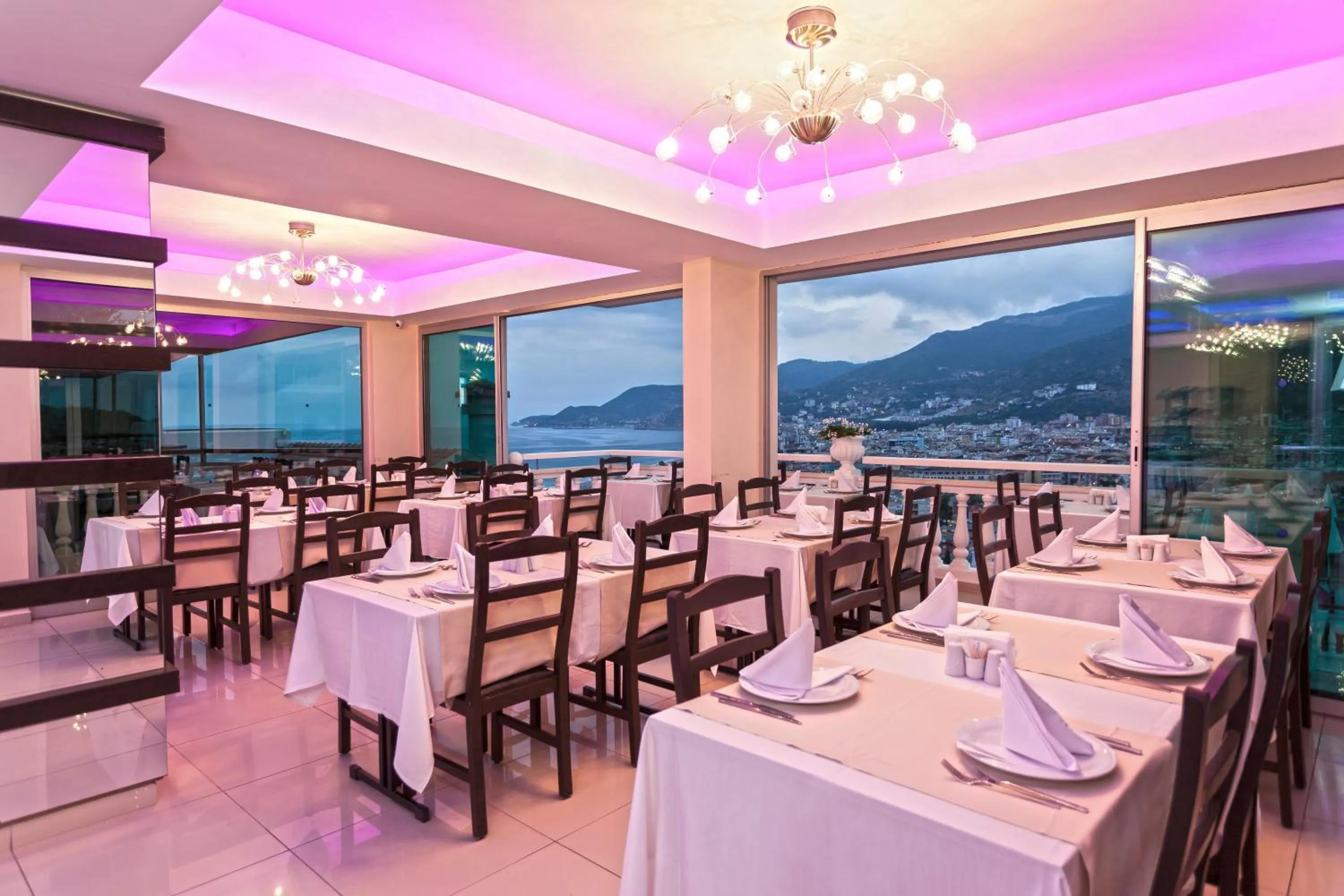 Restaurant/places to eat in Sunny Hill Alya Hotel