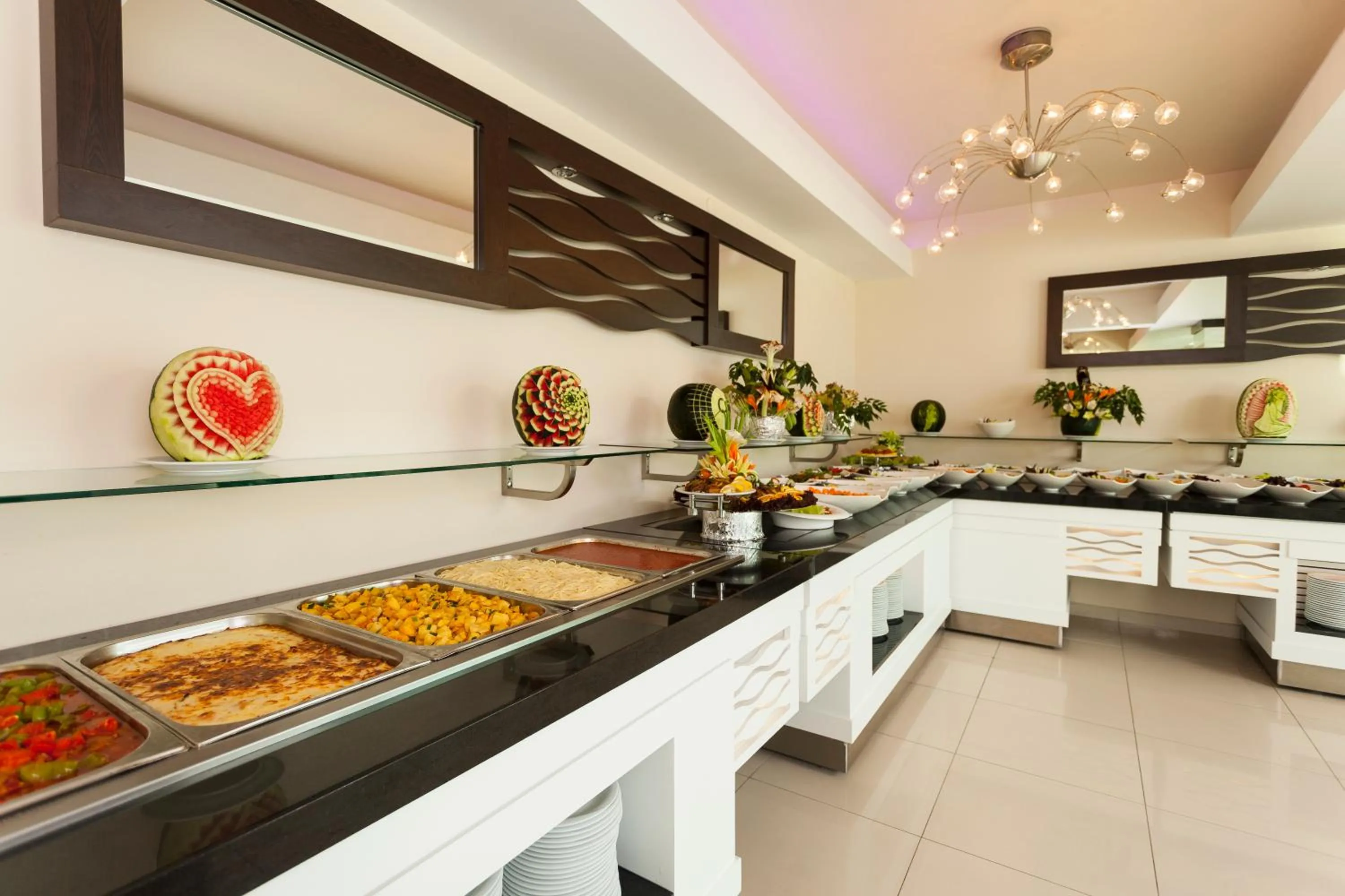 Restaurant/places to eat in Sunny Hill Alya Hotel