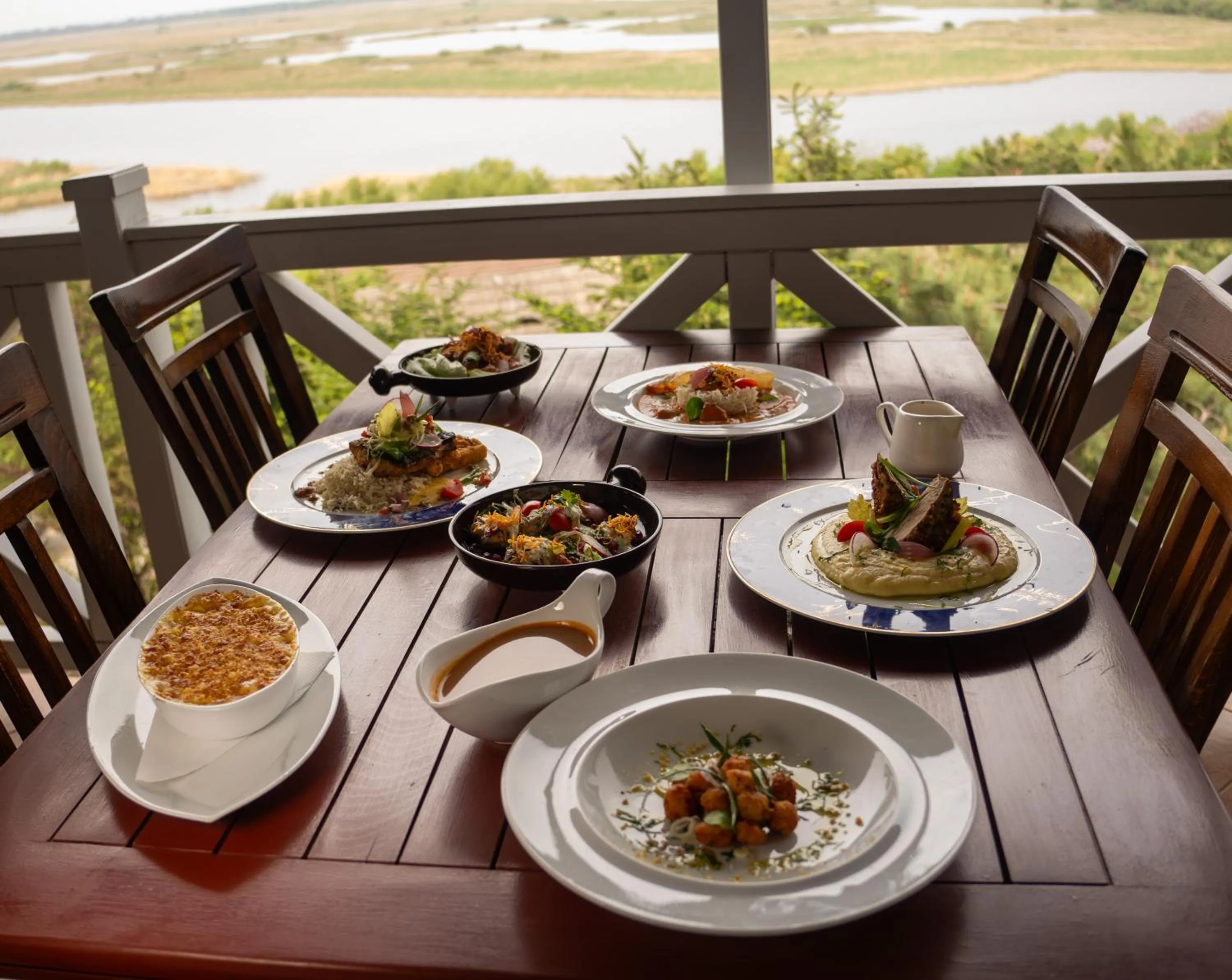 Restaurant/places to eat in Delta Resort Treetop by Eight Continents