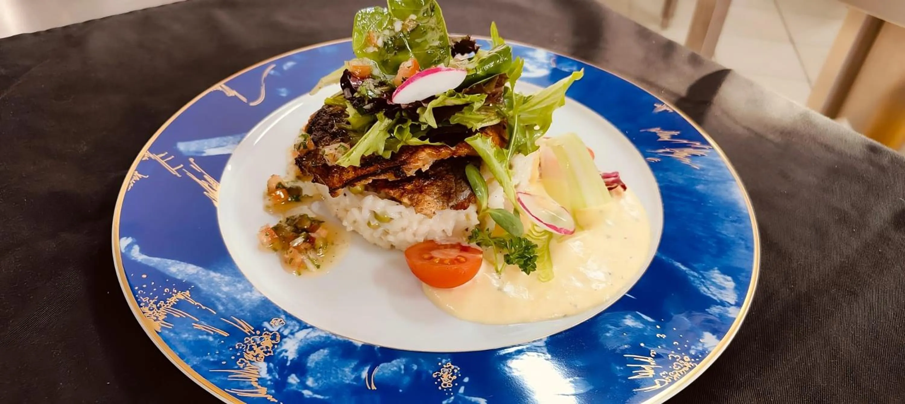 Food and drinks in Delta Resort Treetop by Eight Continents