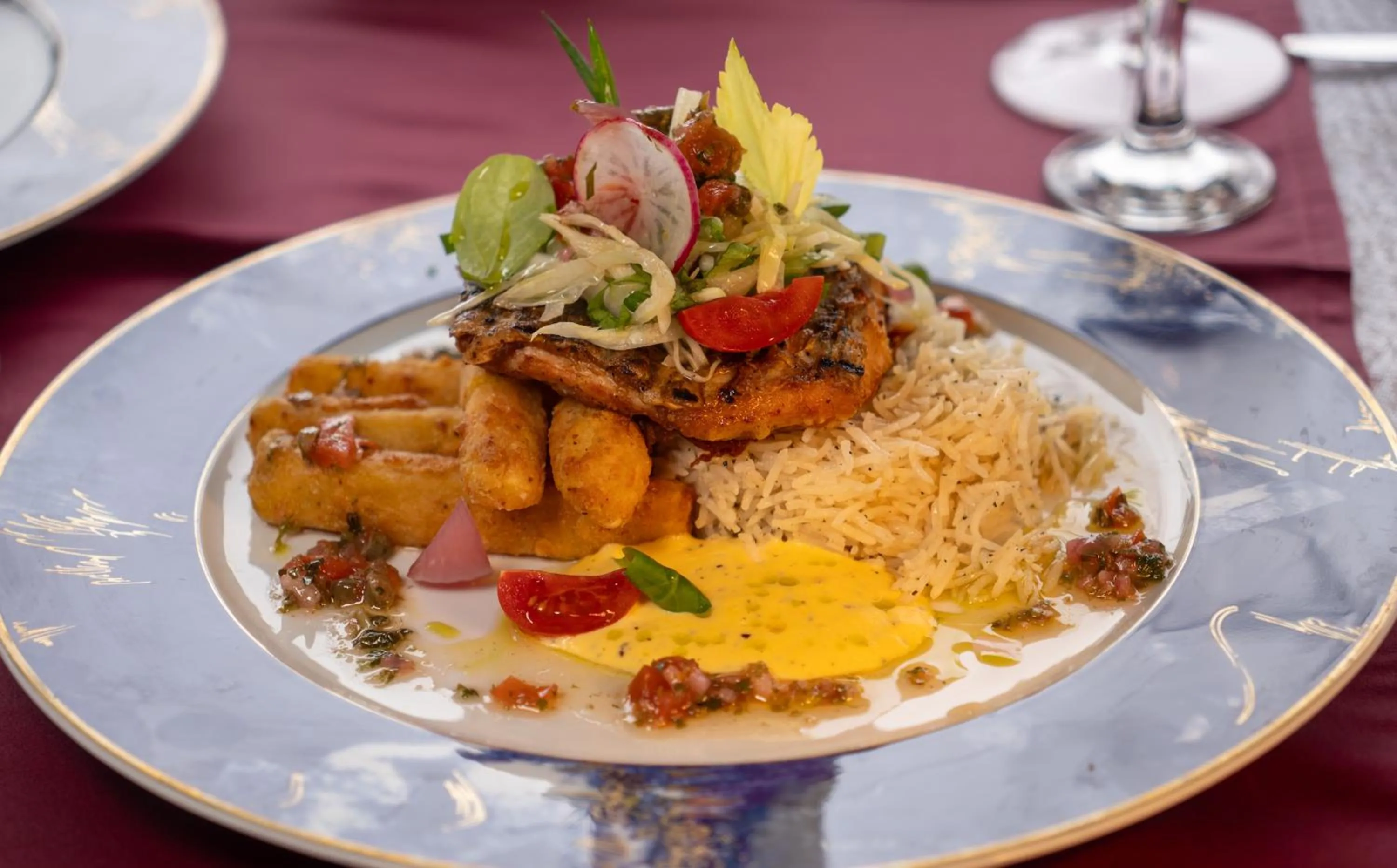 Food and drinks in Delta Resort Treetop by Eight Continents