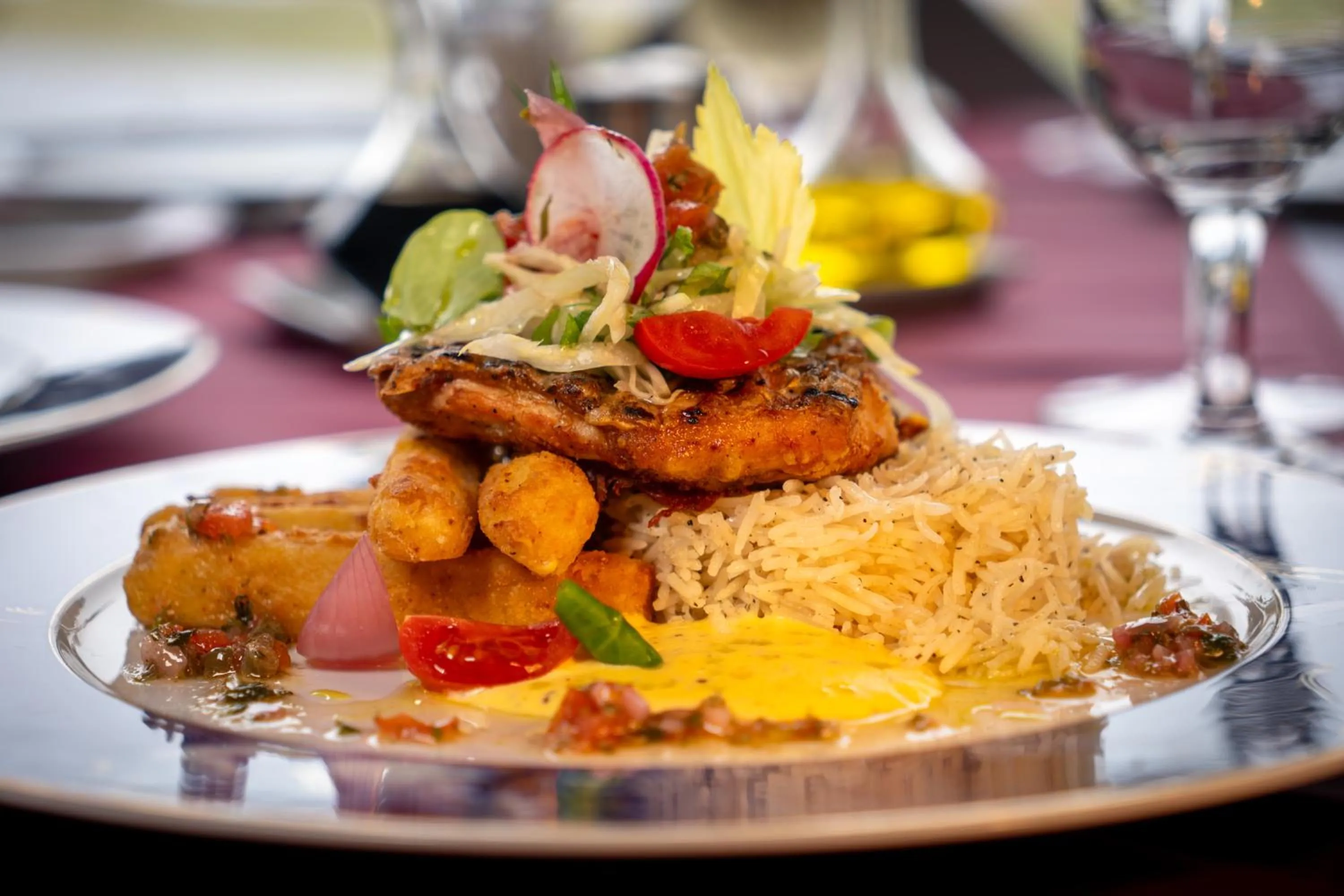 Food and drinks in Delta Resort Treetop by Eight Continents