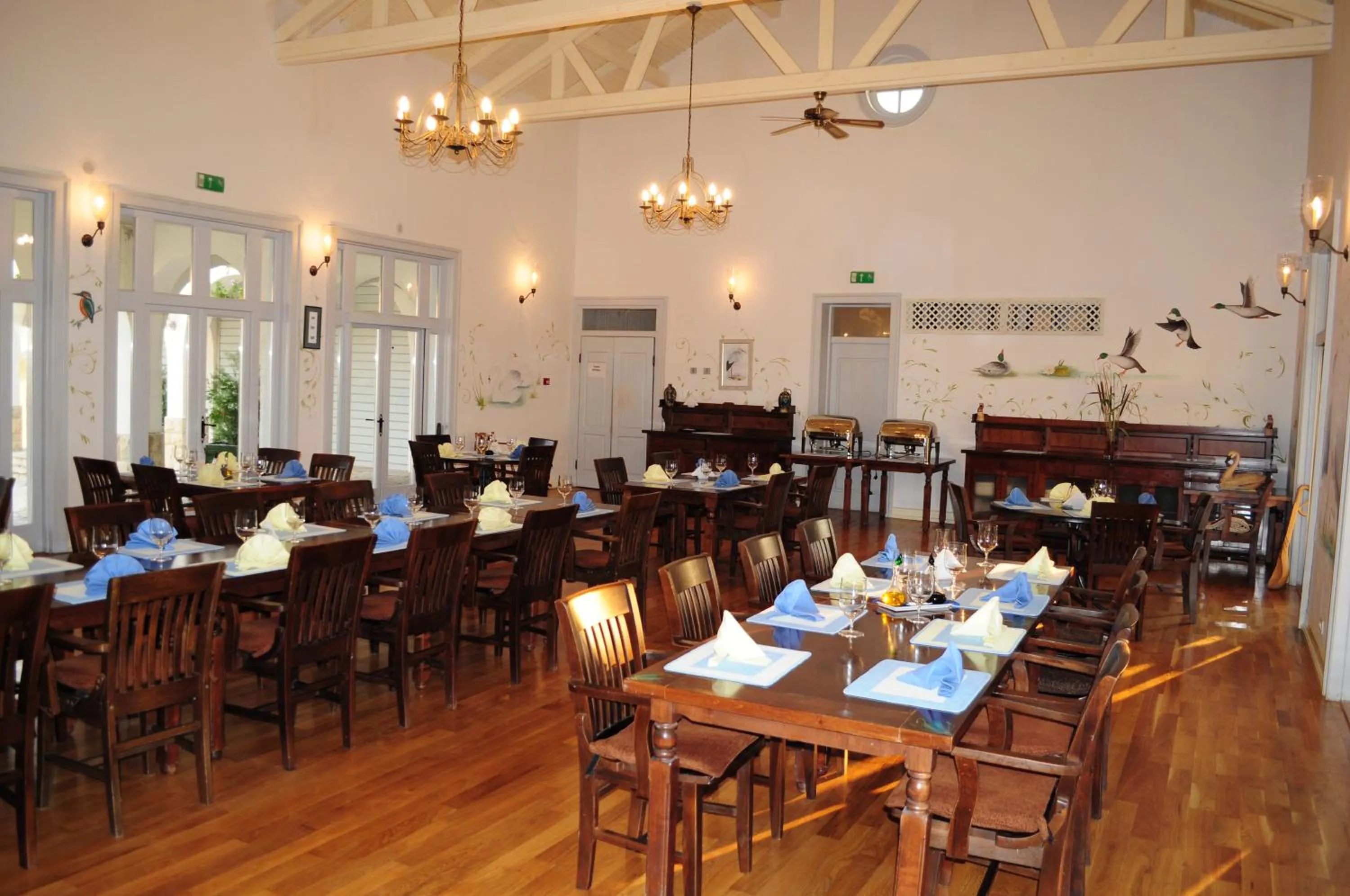 Restaurant/places to eat in Delta Resort Treetop by Eight Continents