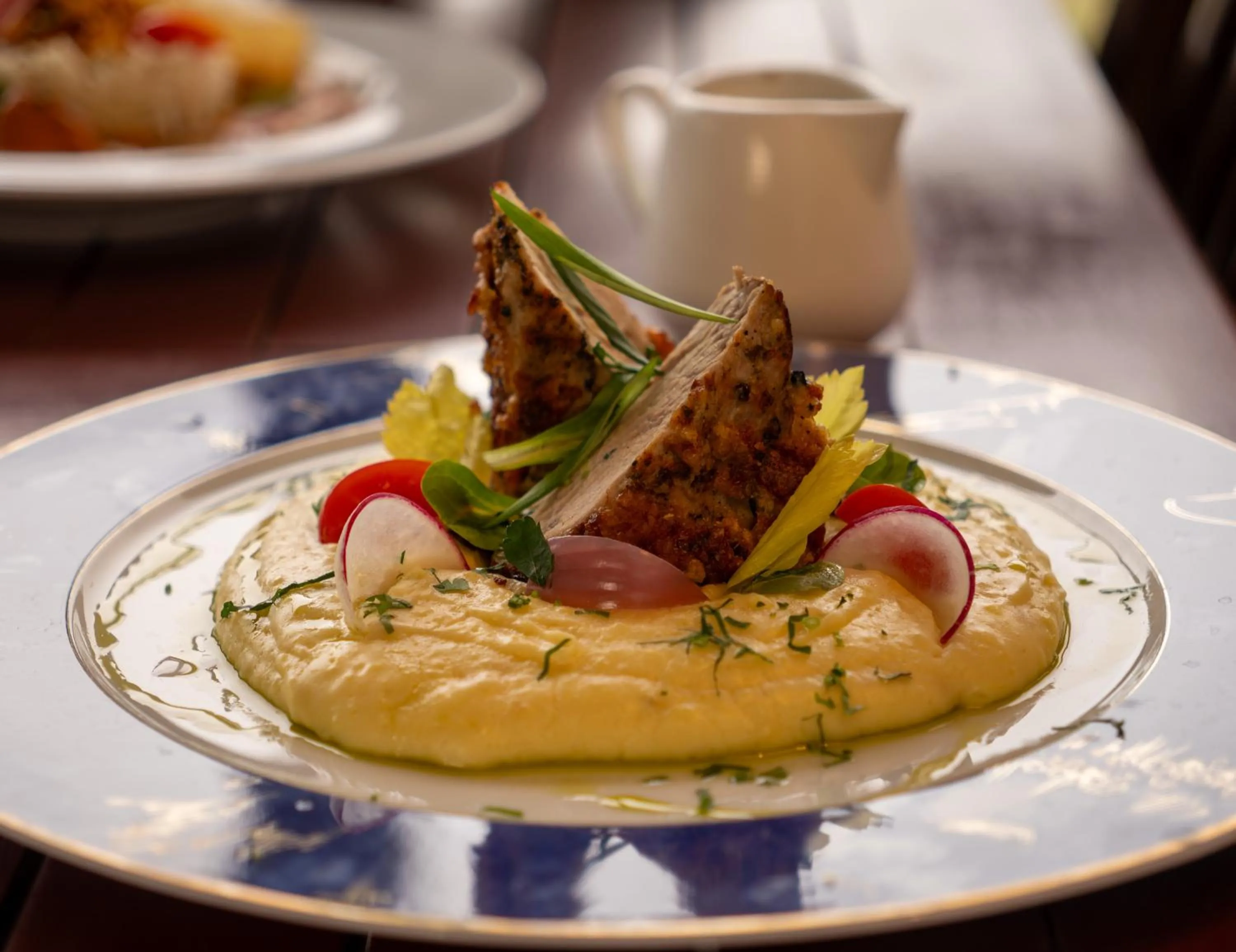 Food and drinks in Delta Resort Treetop by Eight Continents