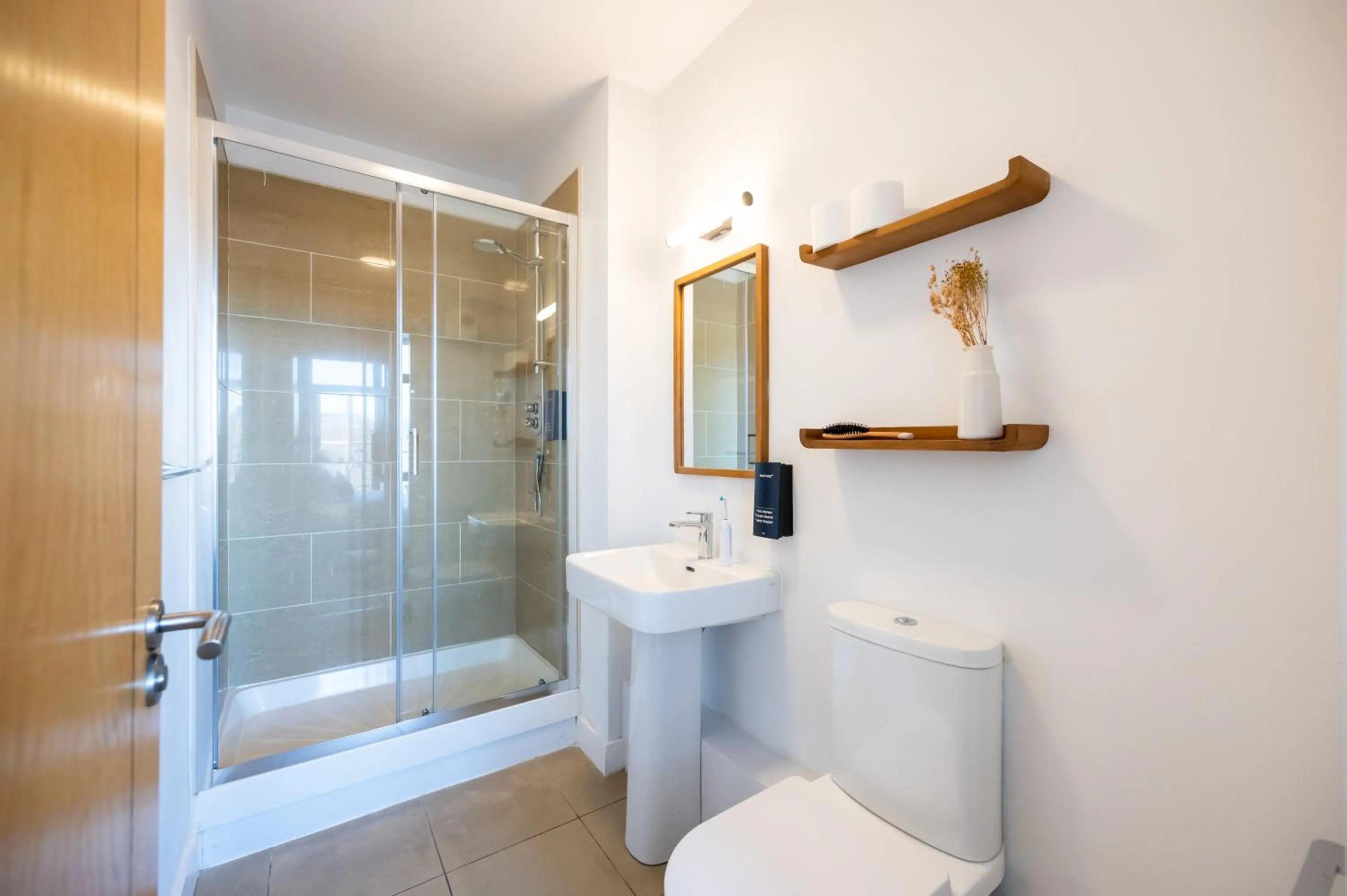 Shower in Staycity Aparthotels Dublin Augustine