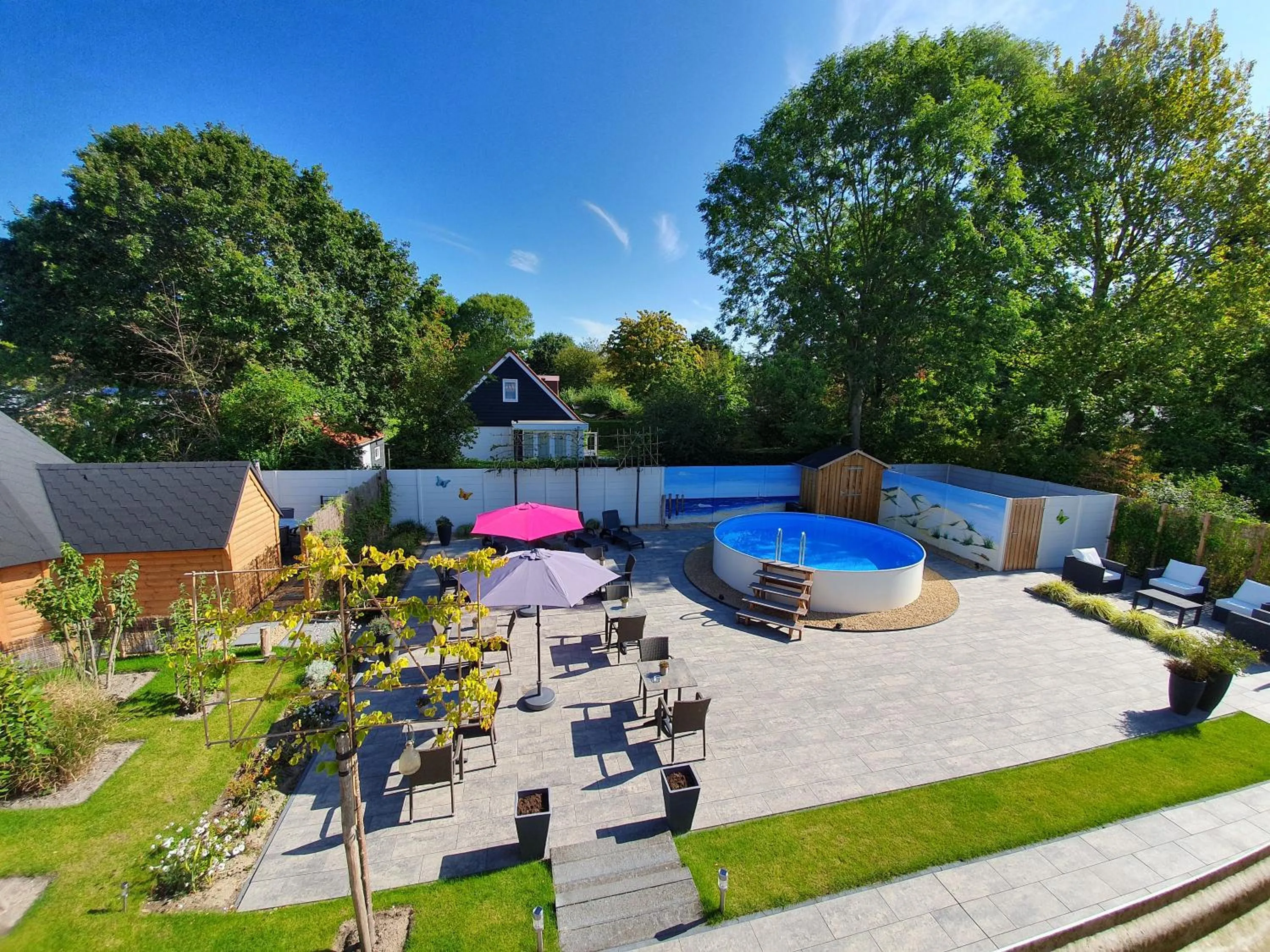 Swimming pool in B&B Dennenbos
