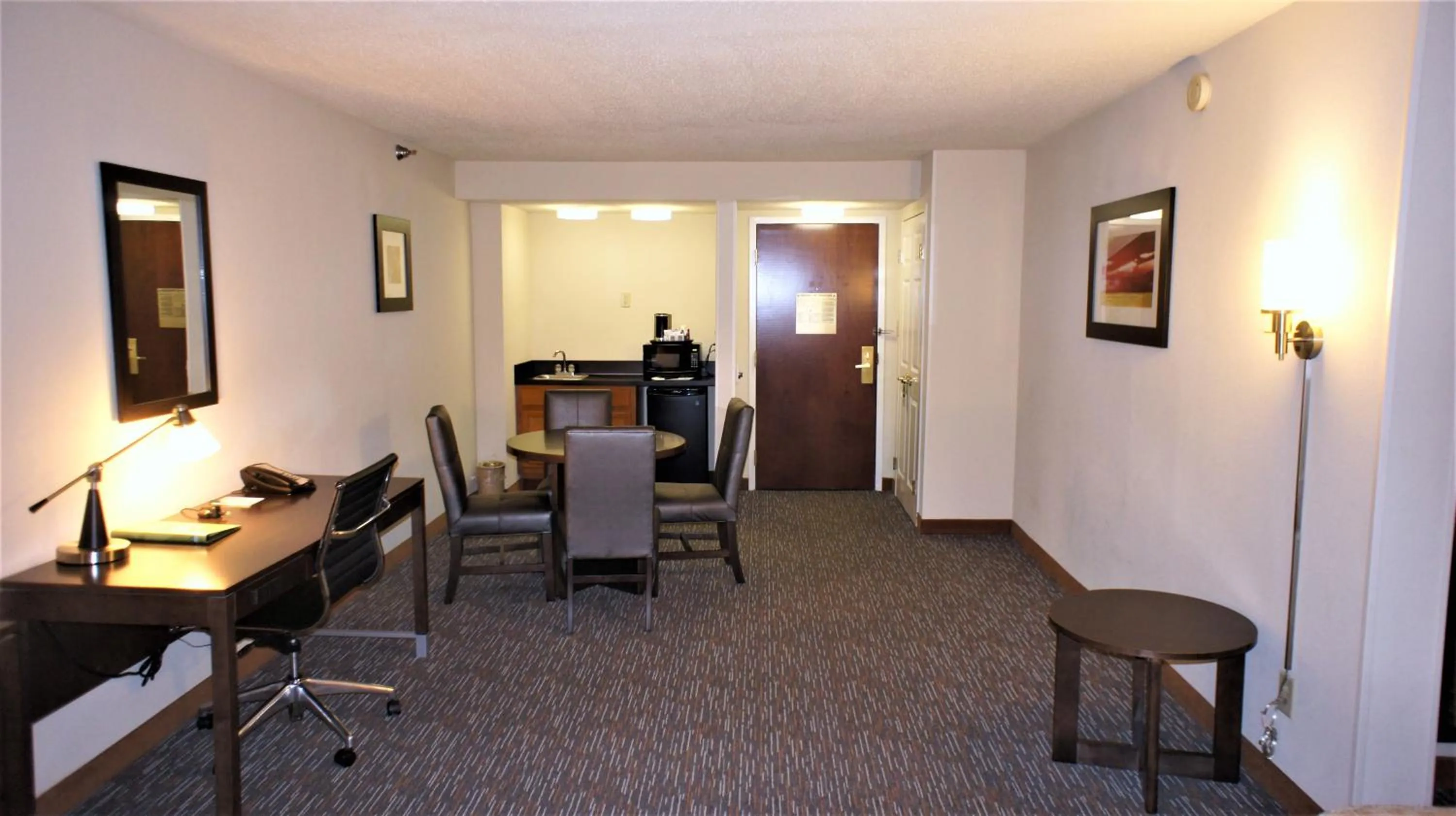 Dining area in Wingate by Wyndham - Chattanooga