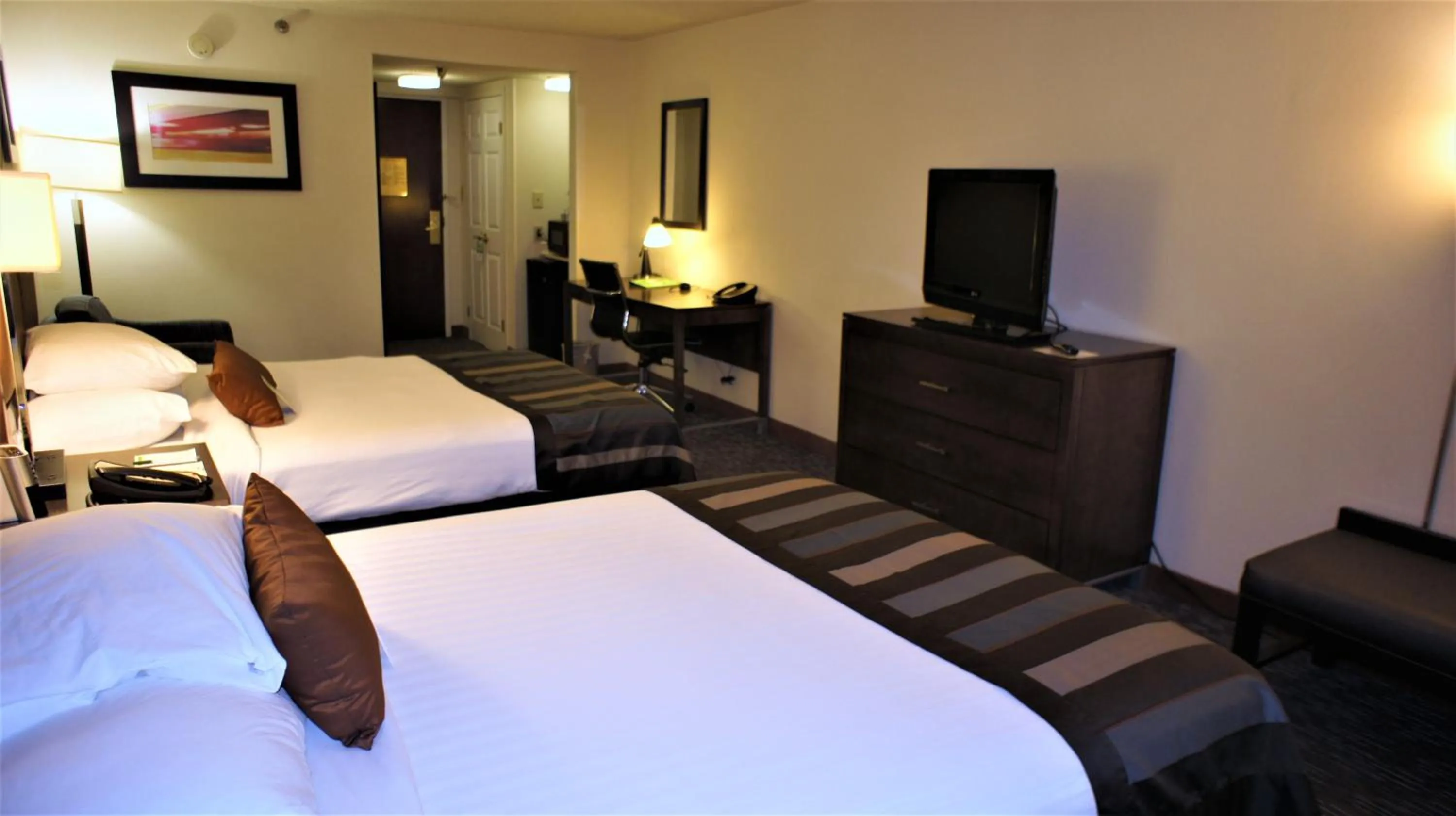 Bedroom, Bed in Wingate by Wyndham - Chattanooga