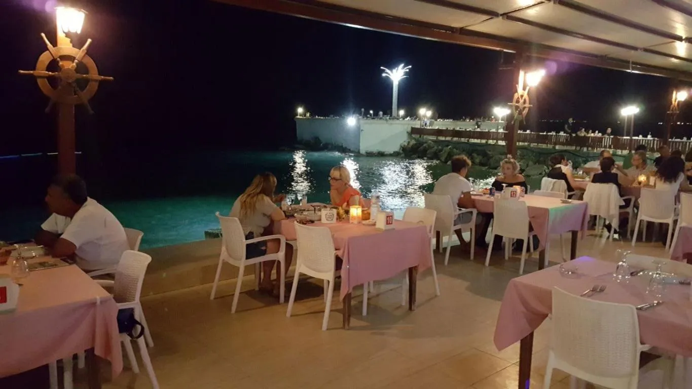 Restaurant/places to eat in Exotic Hotel & SPA