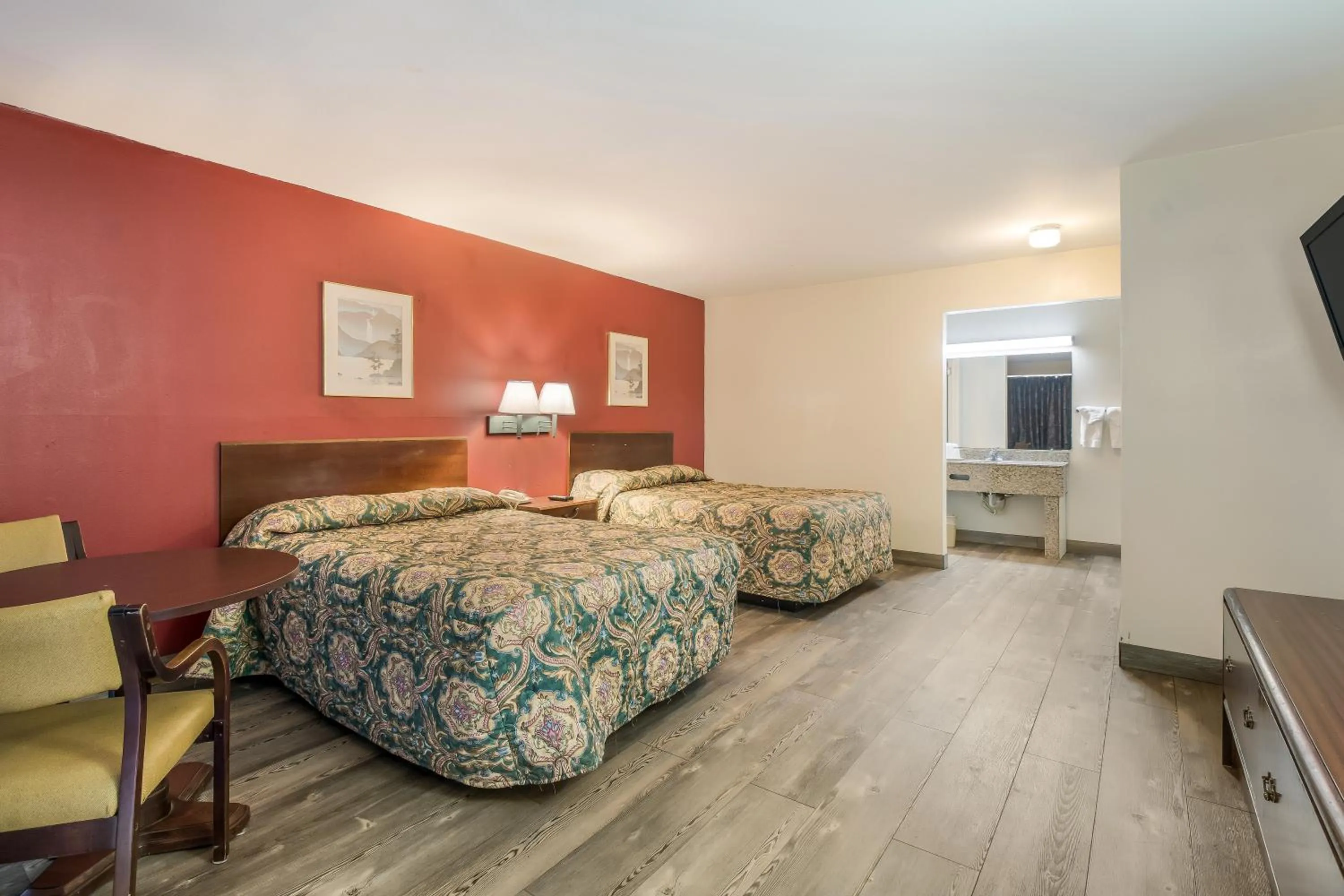 Knights Inn - Cleveland