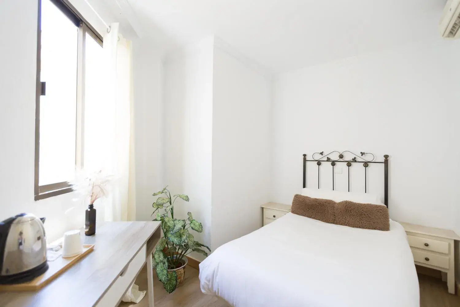 Single Room with External Private Bathroom in Hostal San Miguel by Croma Single Room with External Private Bathroom in Hostal San Miguel by Croma