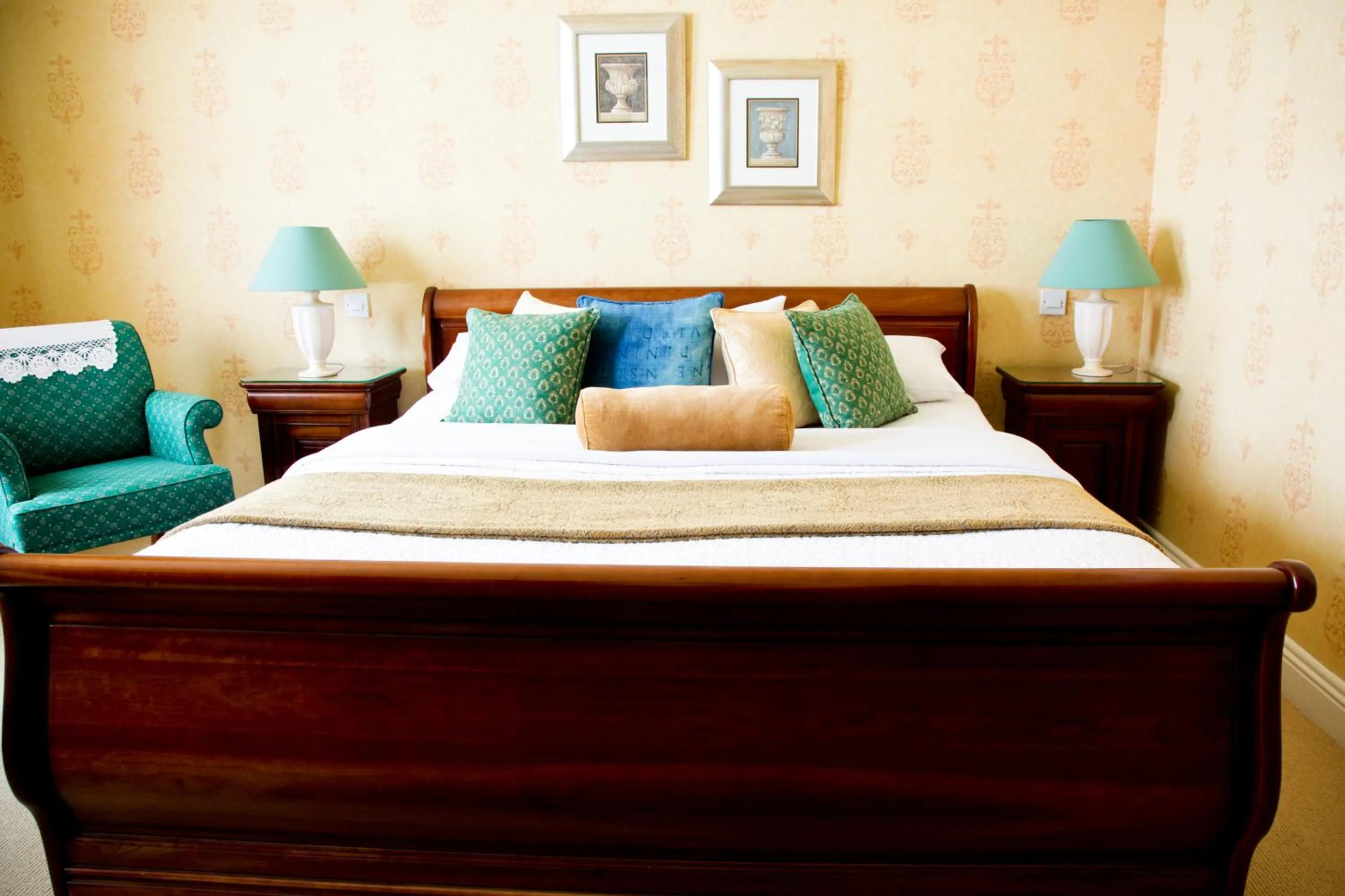 Bed in Ardmore Country House