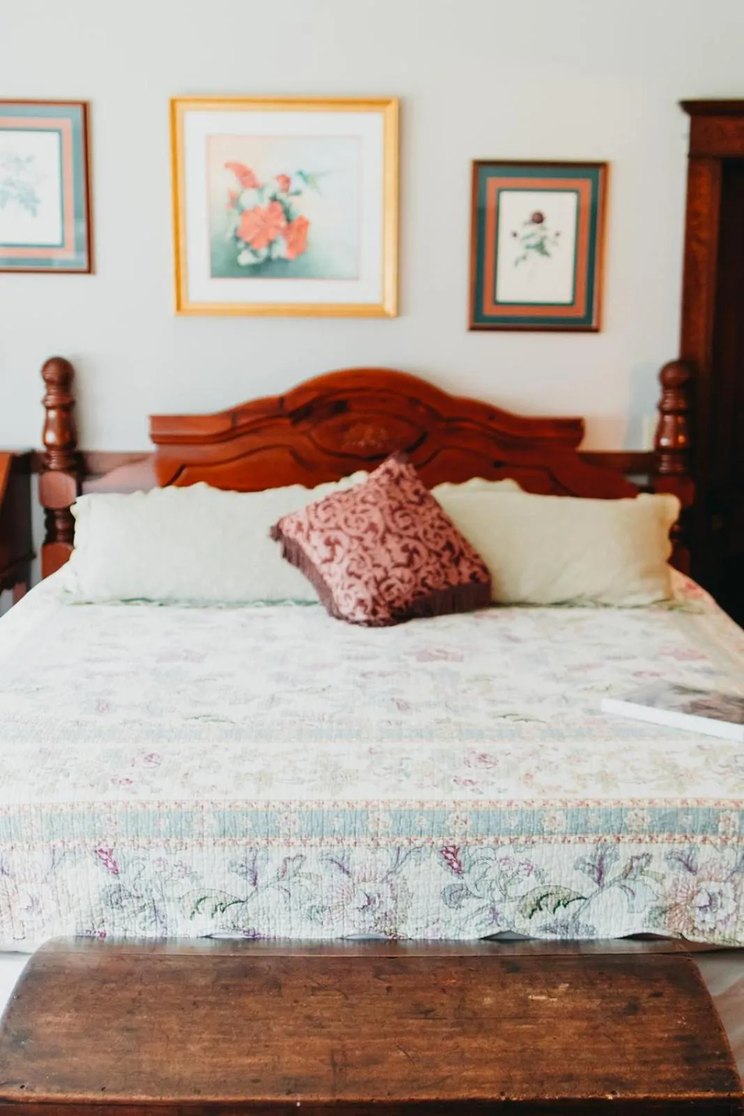 Bed in Friendly City Inn B&B