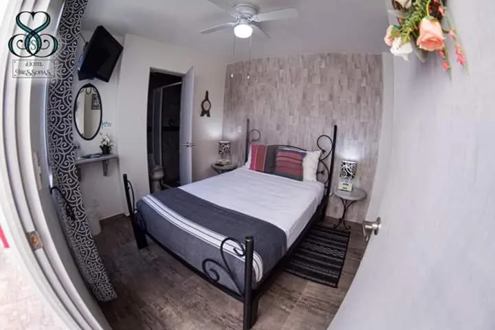 Bed in Hotel Tres Sofias