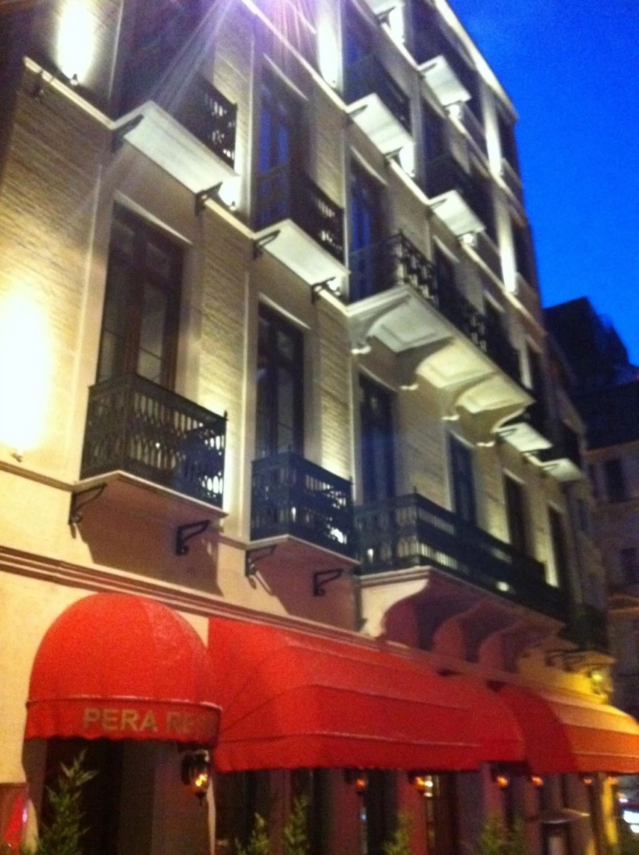 Day in Pera Residence