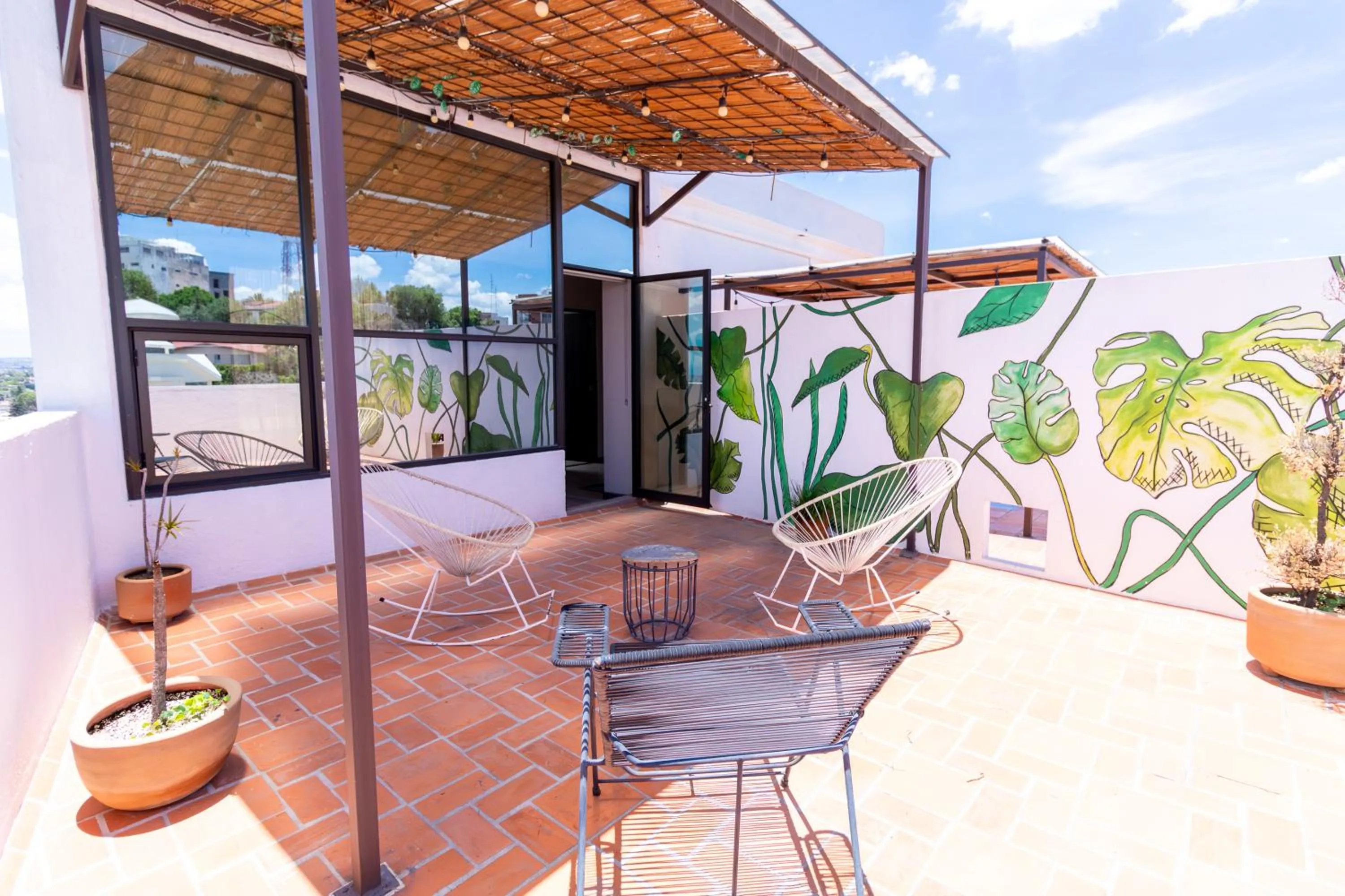 Balcony/Terrace in Arkana Puebla by Grupo Amber