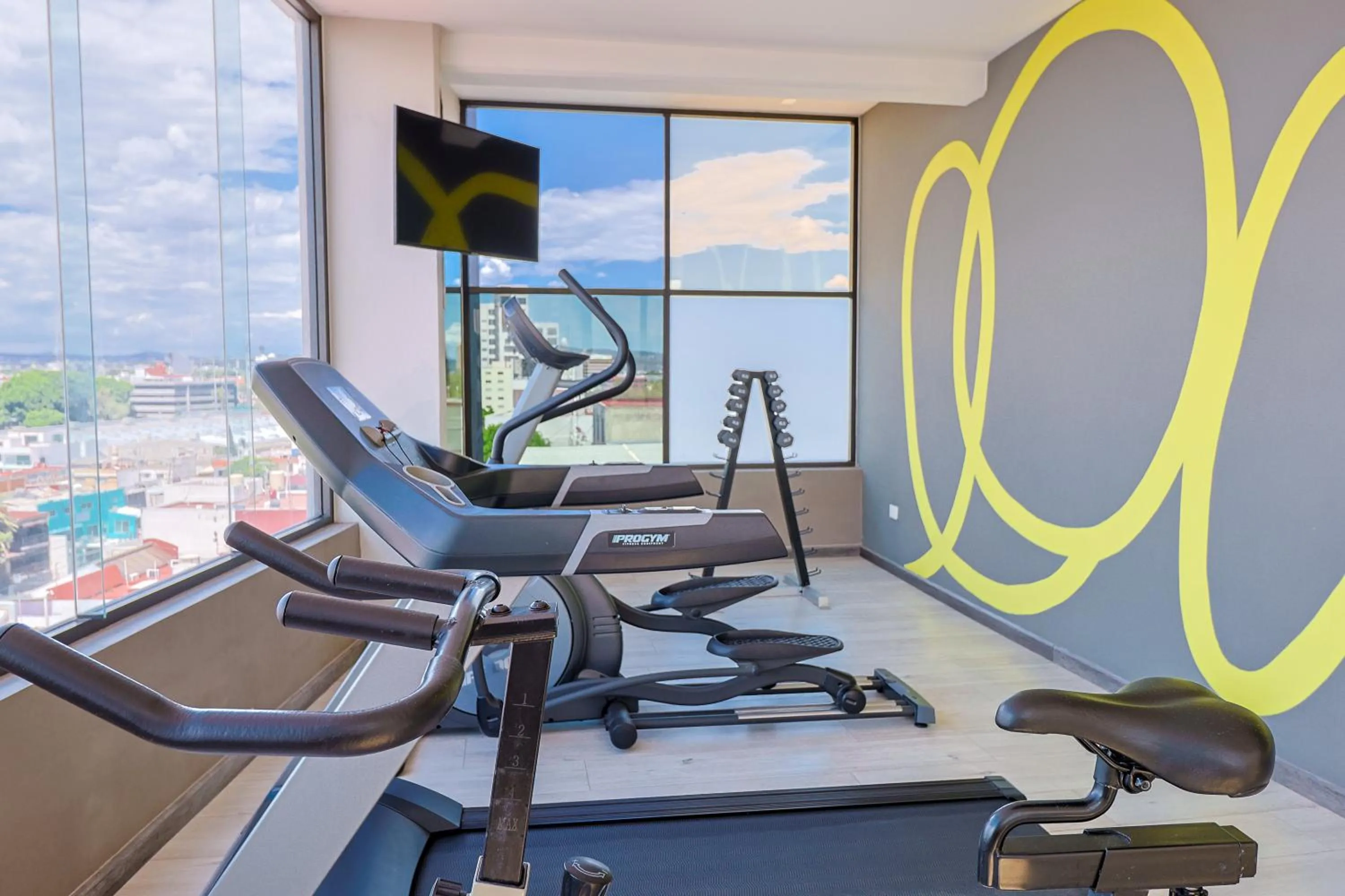 Fitness centre/facilities in Arkana Puebla by Grupo Amber